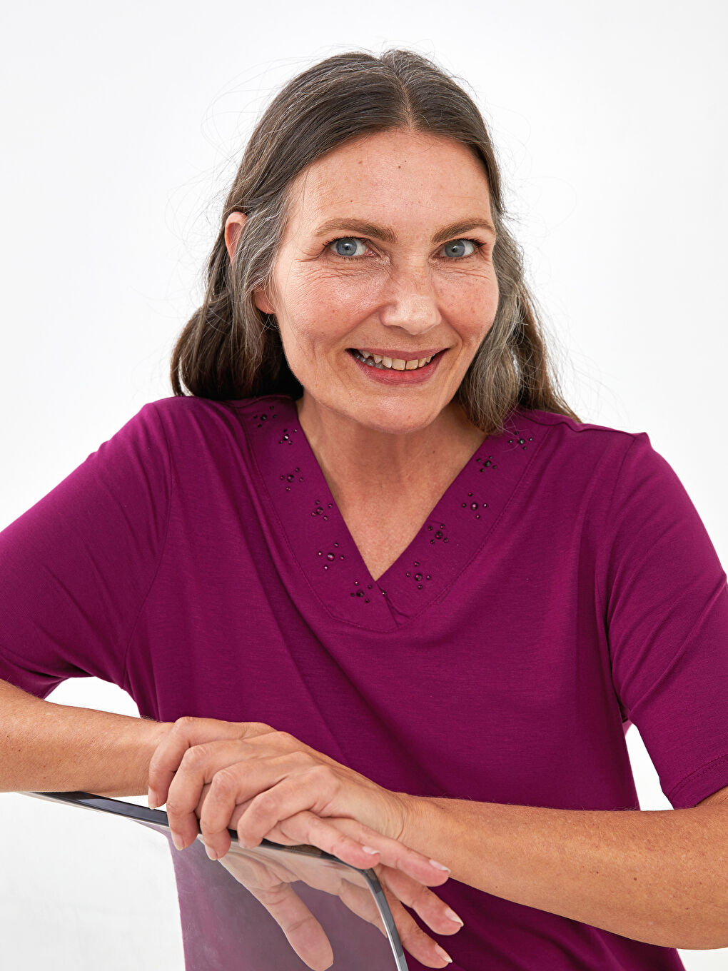 Bordo V Yaka Taşlı Kısa Kollu Kadın Bluz-1