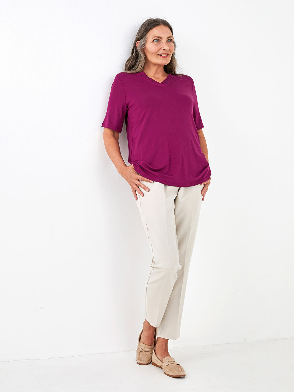 Bordo V Yaka Taşlı Kısa Kollu Kadın Bluz-2