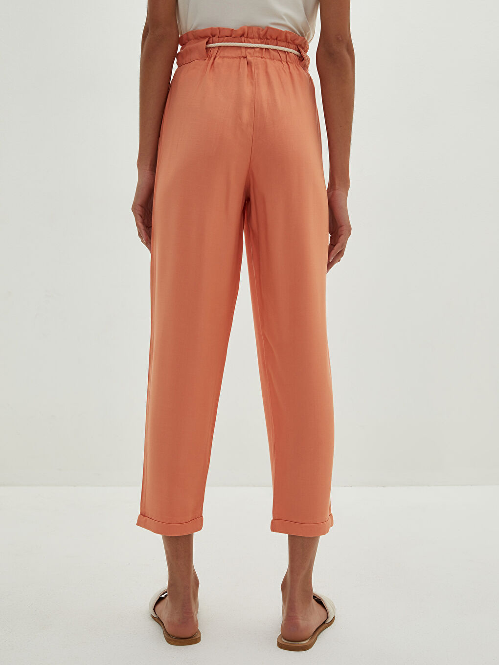 Pantalon Gabardine pour Femmes avec Taille Élastique, Coupe Droite et Poches Détail-6