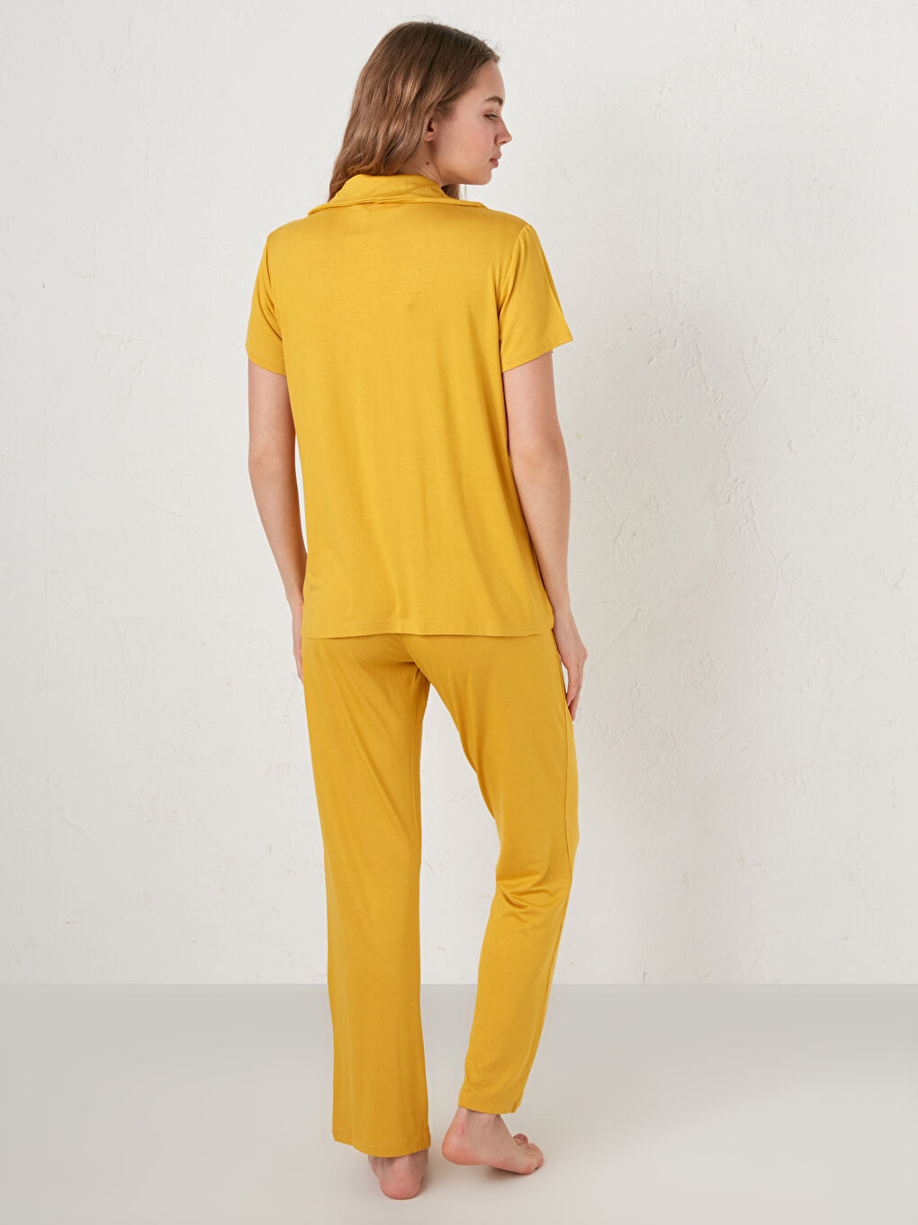 طقم بيجامة نسائي ياقة قميص كم قصير فيسكوز-2