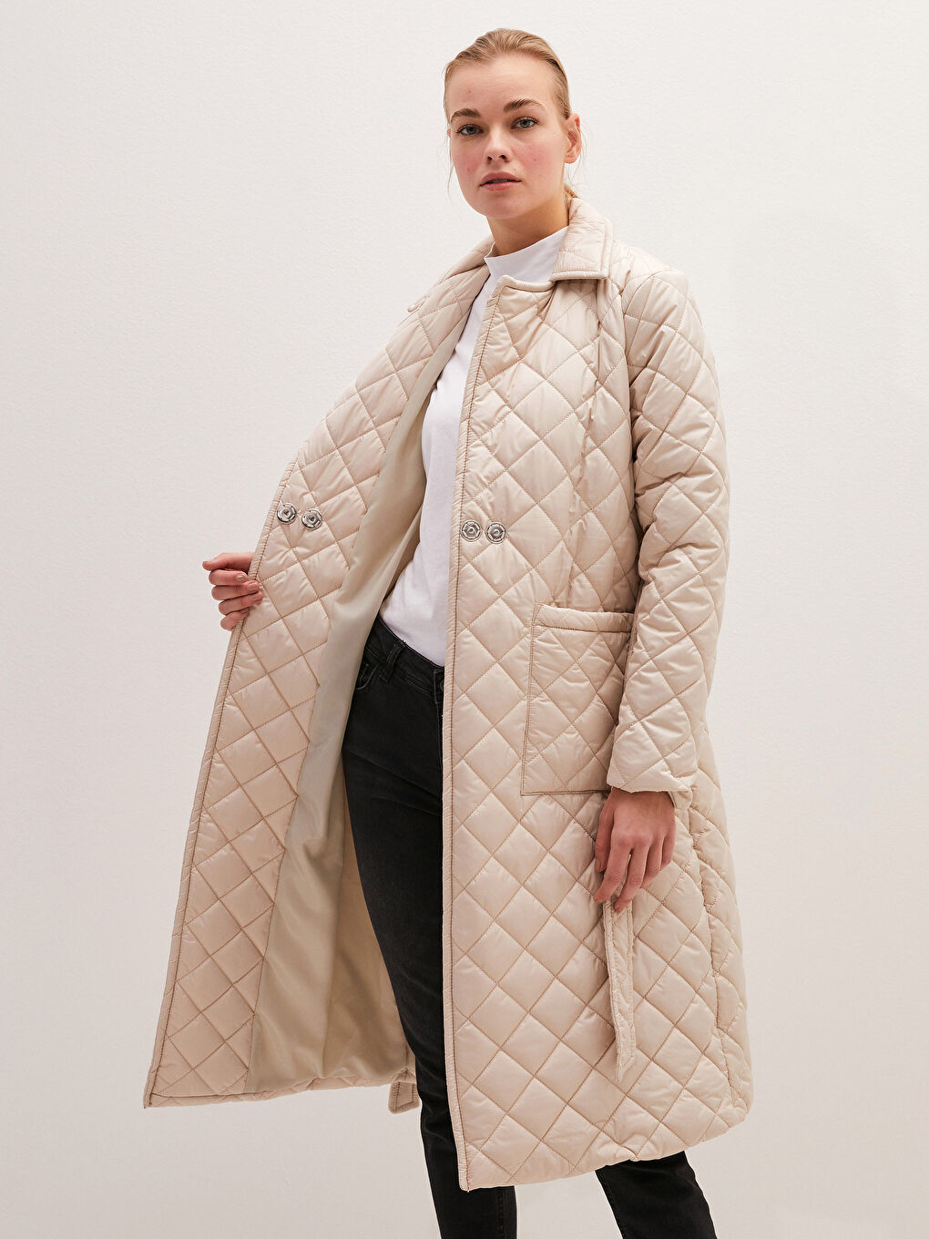 Ekru Ceket Yaka Beli Kuşaklı Kapitone Desenli Uzun Kollu Kadın Mont-2