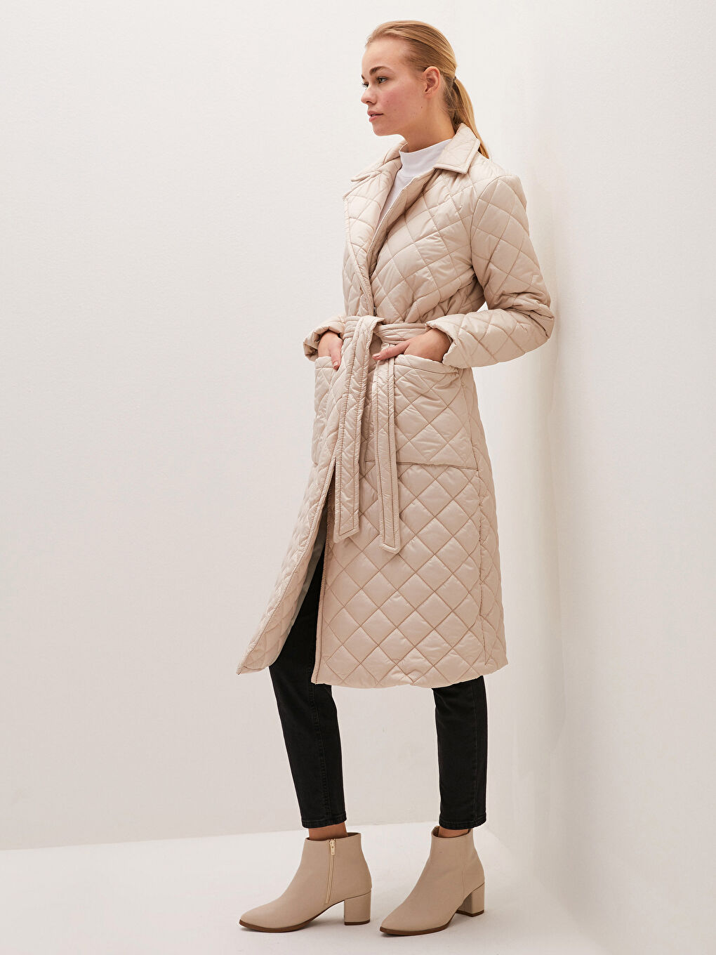 Ekru Ceket Yaka Beli Kuşaklı Kapitone Desenli Uzun Kollu Kadın Mont-3