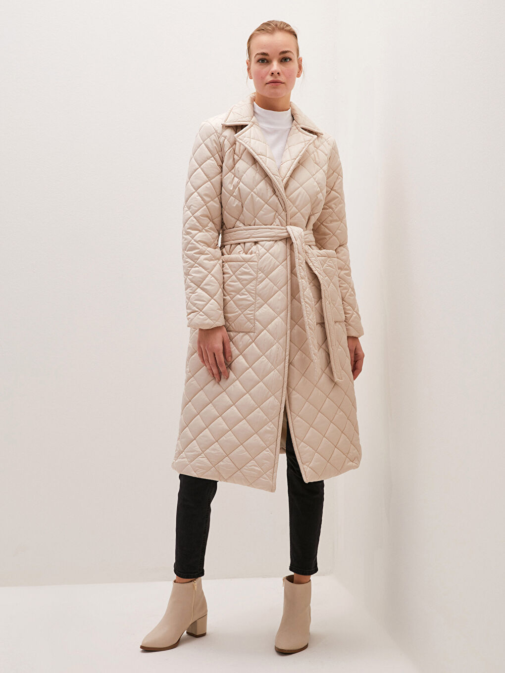 Ekru Ceket Yaka Beli Kuşaklı Kapitone Desenli Uzun Kollu Kadın Mont-4