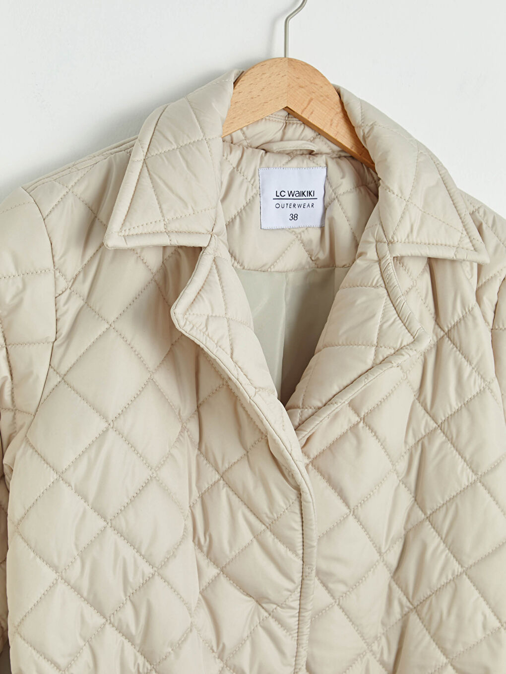 Ekru Ceket Yaka Beli Kuşaklı Kapitone Desenli Uzun Kollu Kadın Mont-9