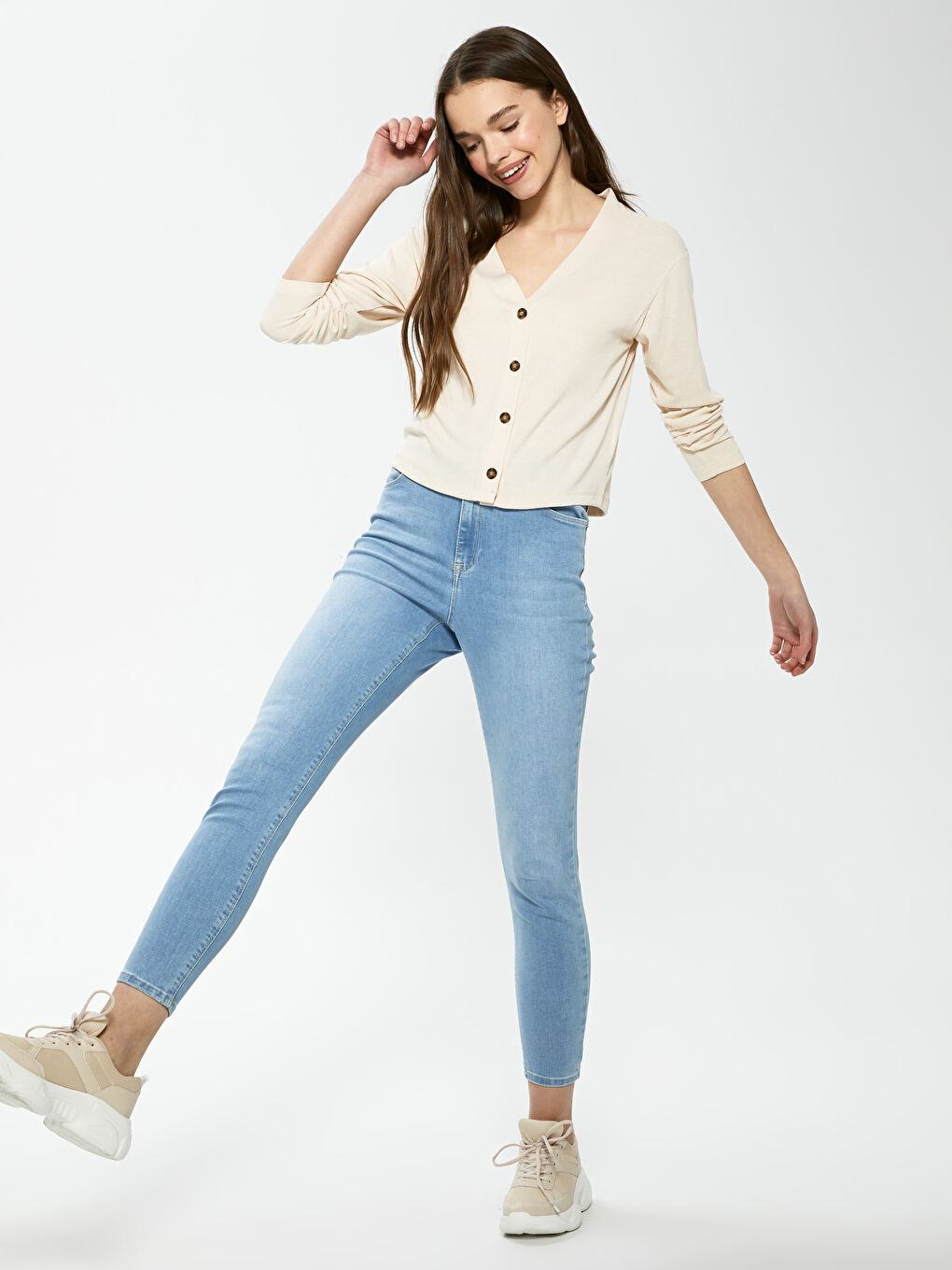 Bej V Yaka Düz Düğme Kapamalı Uzun Kollu Kadın Fitilli Hırka-1