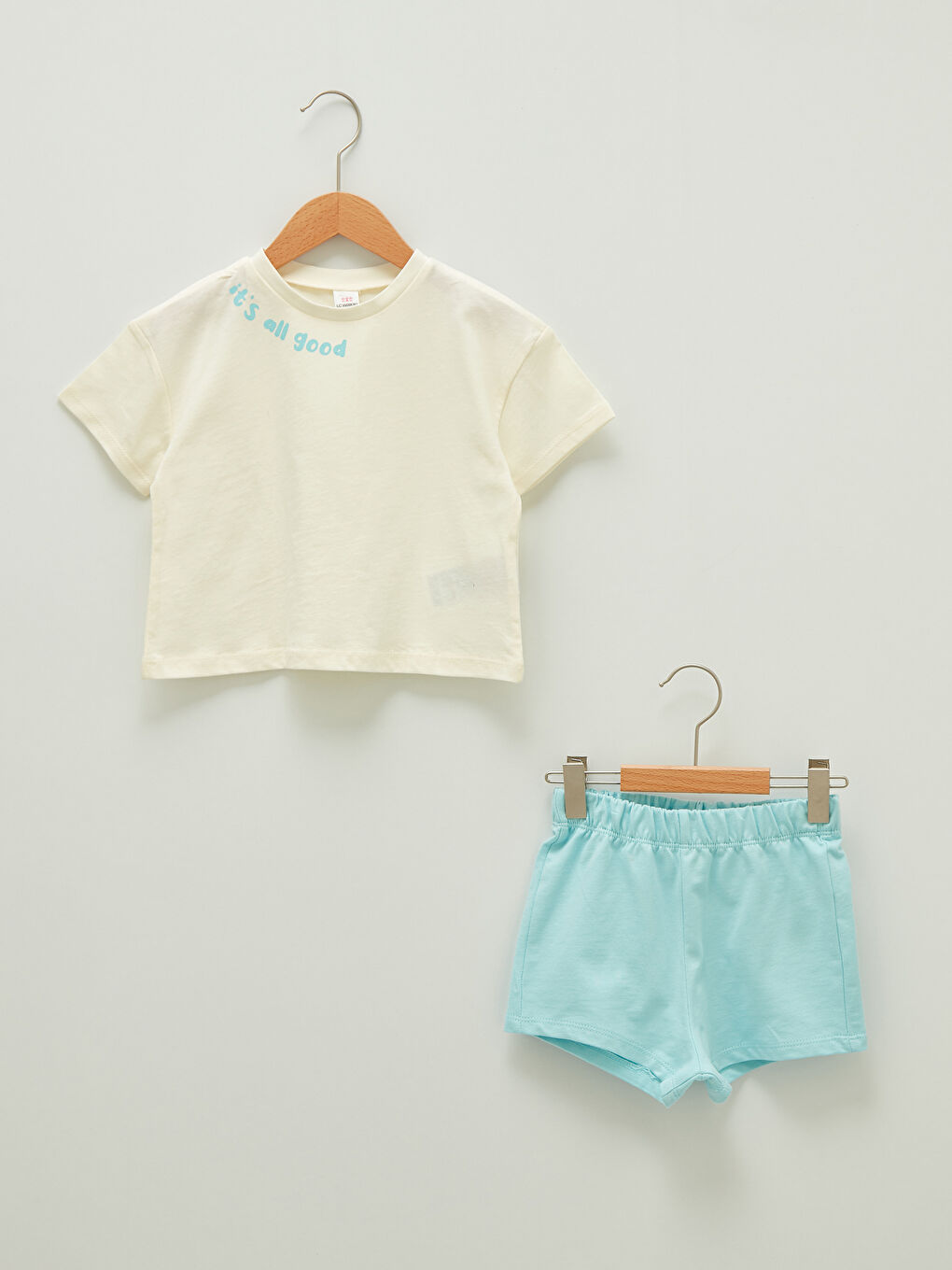 Ekru Bisiklet Yaka Kısa Kol Baskılı Pamuklu Kız Bebek Tişört ve Şort 2'li Takım