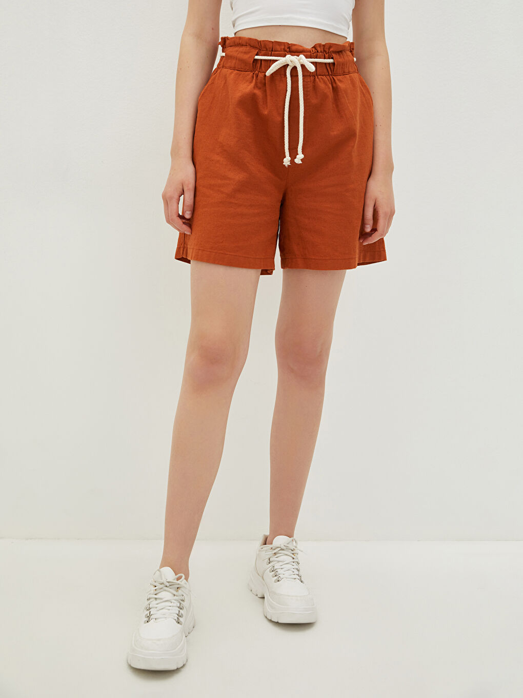 Turuncu Beli Lastikli Cep Detaylı Palazzo Gabardin Kumaş Kadın Şort-2