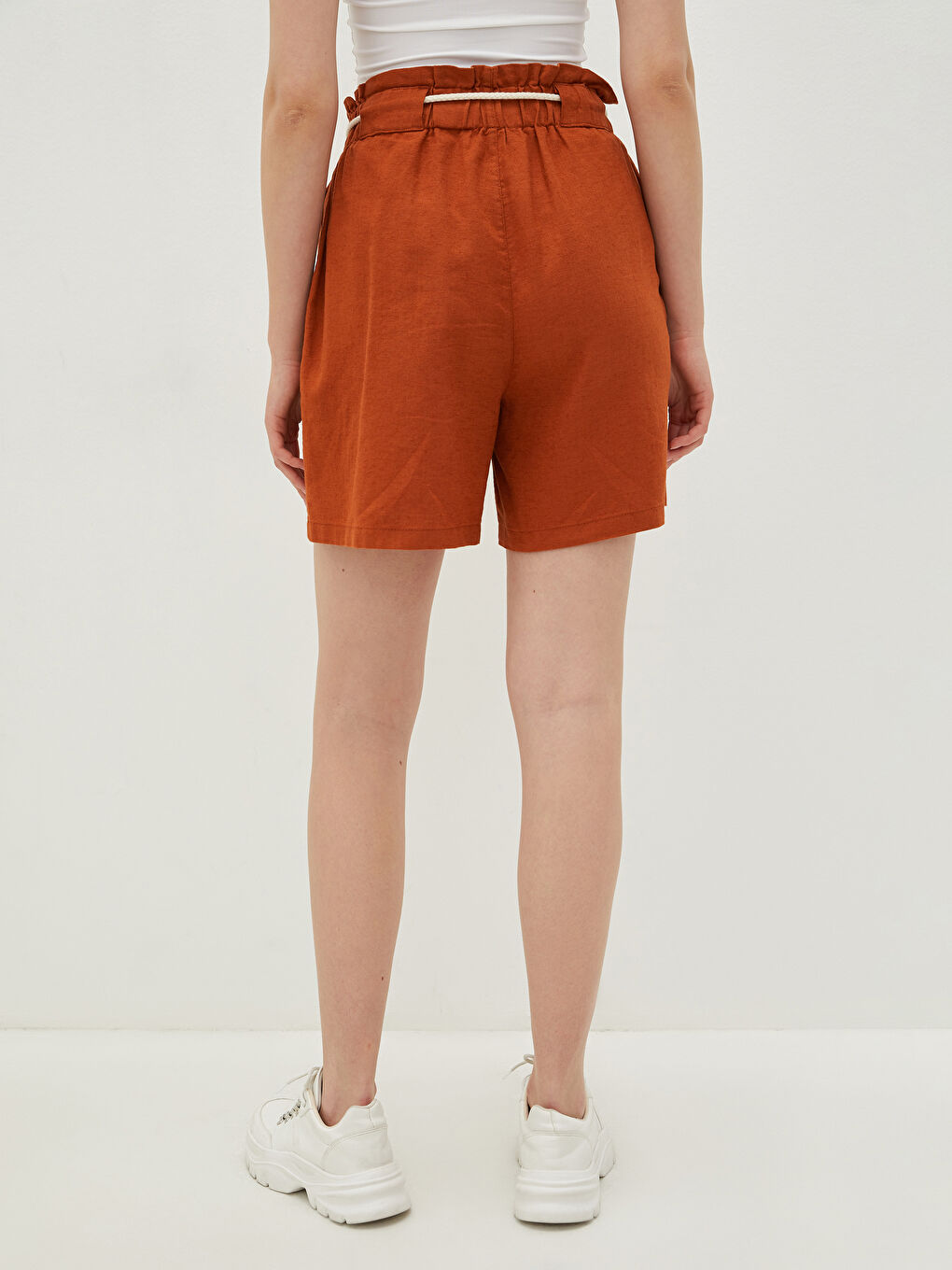 Turuncu Beli Lastikli Cep Detaylı Palazzo Gabardin Kumaş Kadın Şort-3