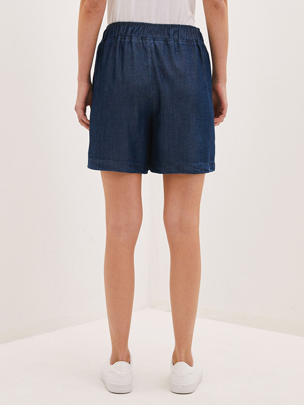 Women's Jean Shorts With Elastic Waist Pocket Detailed-4