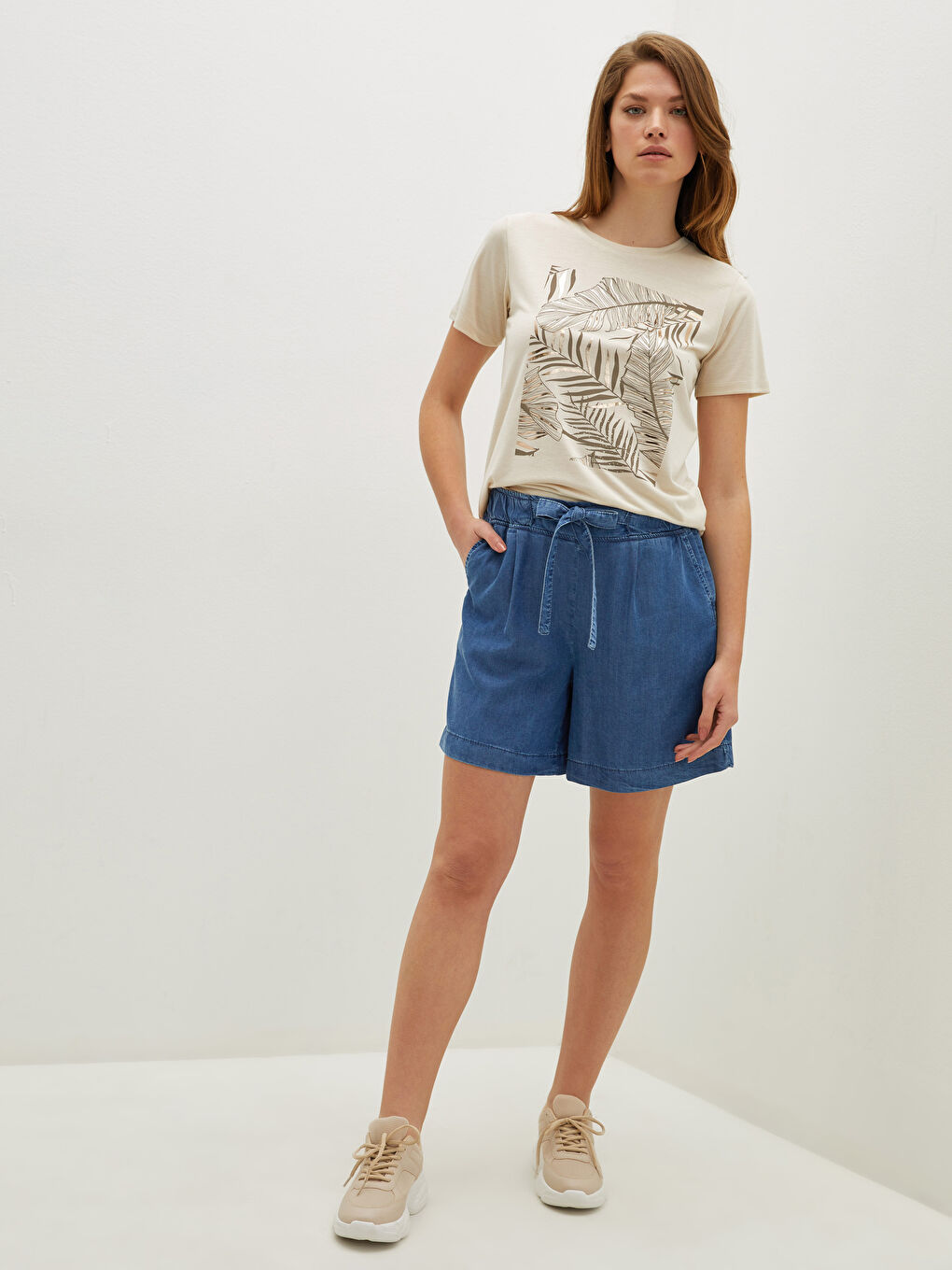 Mavi Yüksek Bel Rahat Kalıp Kadın Jean Şort-1