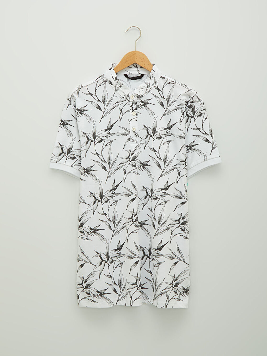 Футболка для чоловіків з коміром-стійкою, коротким рукавом та візерунком-5