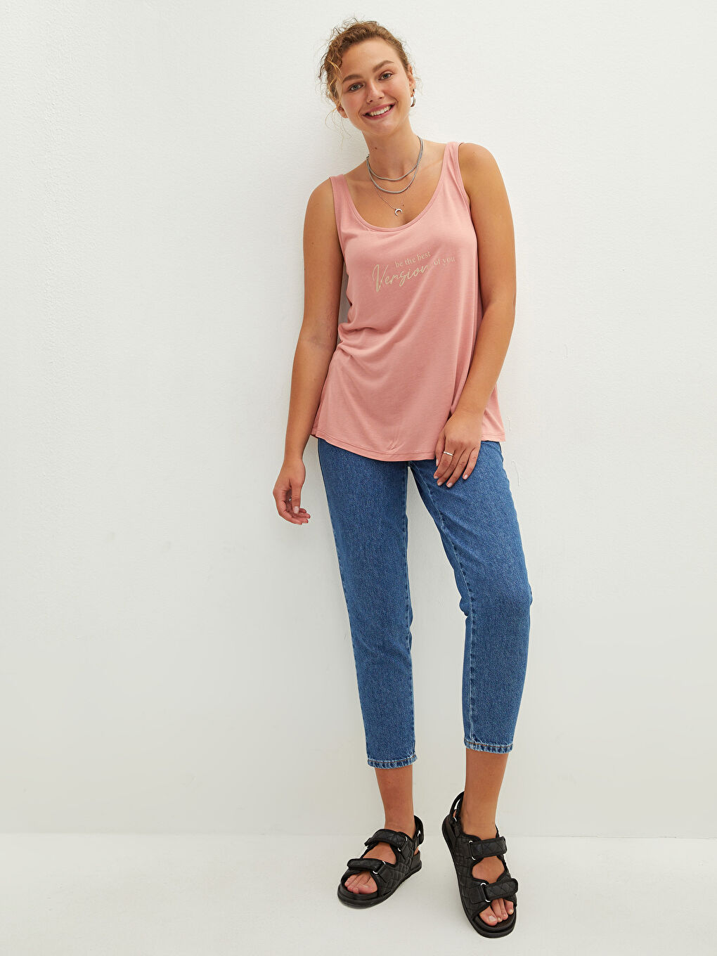 Pembe U Yaka Askılı Baskılı Viskon Kadın Atlet-3