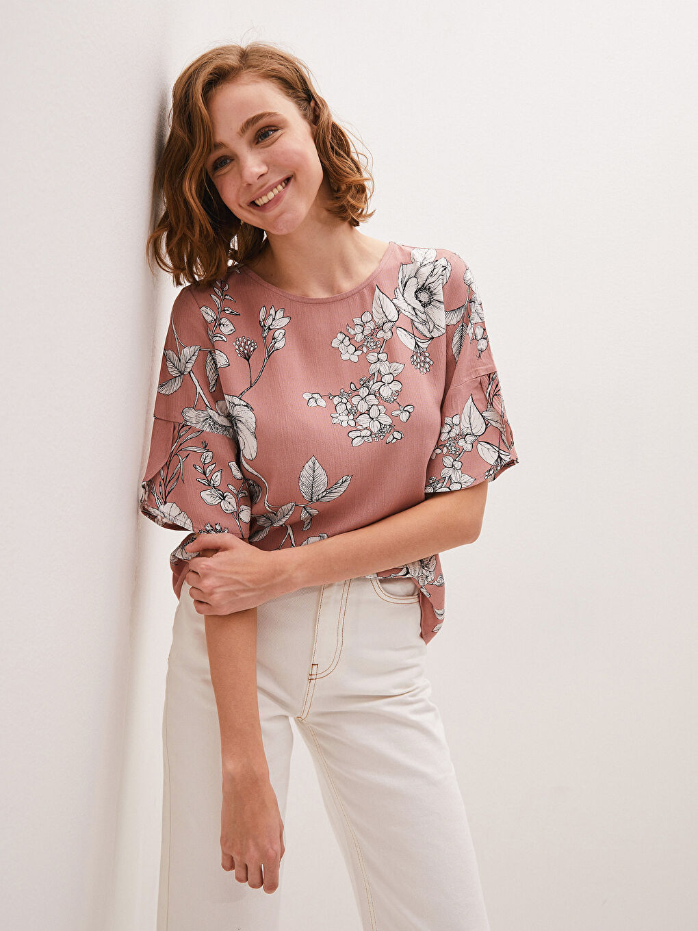 Crew Neck Floral Short Sleeve Viscose Women's Blouse-4