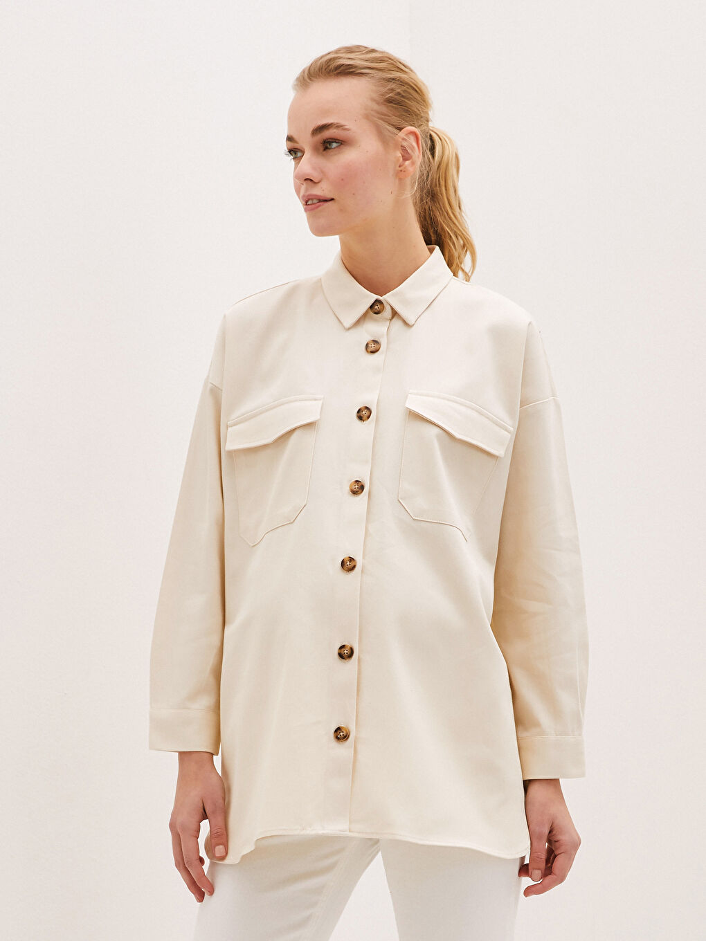 LCWAIKIKI Maternity Pocket Detailed Button Closure Long Sleeve Poplin Maternity Shirt -S1HF68Z8-FEJ
