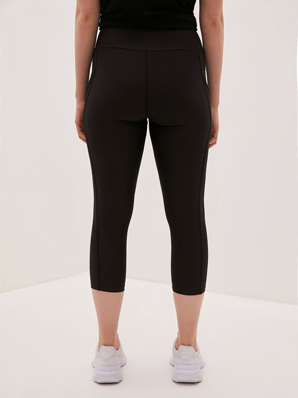 Siyah Beli Lastikli Cep Detaylı Kadın Spor Tayt-5