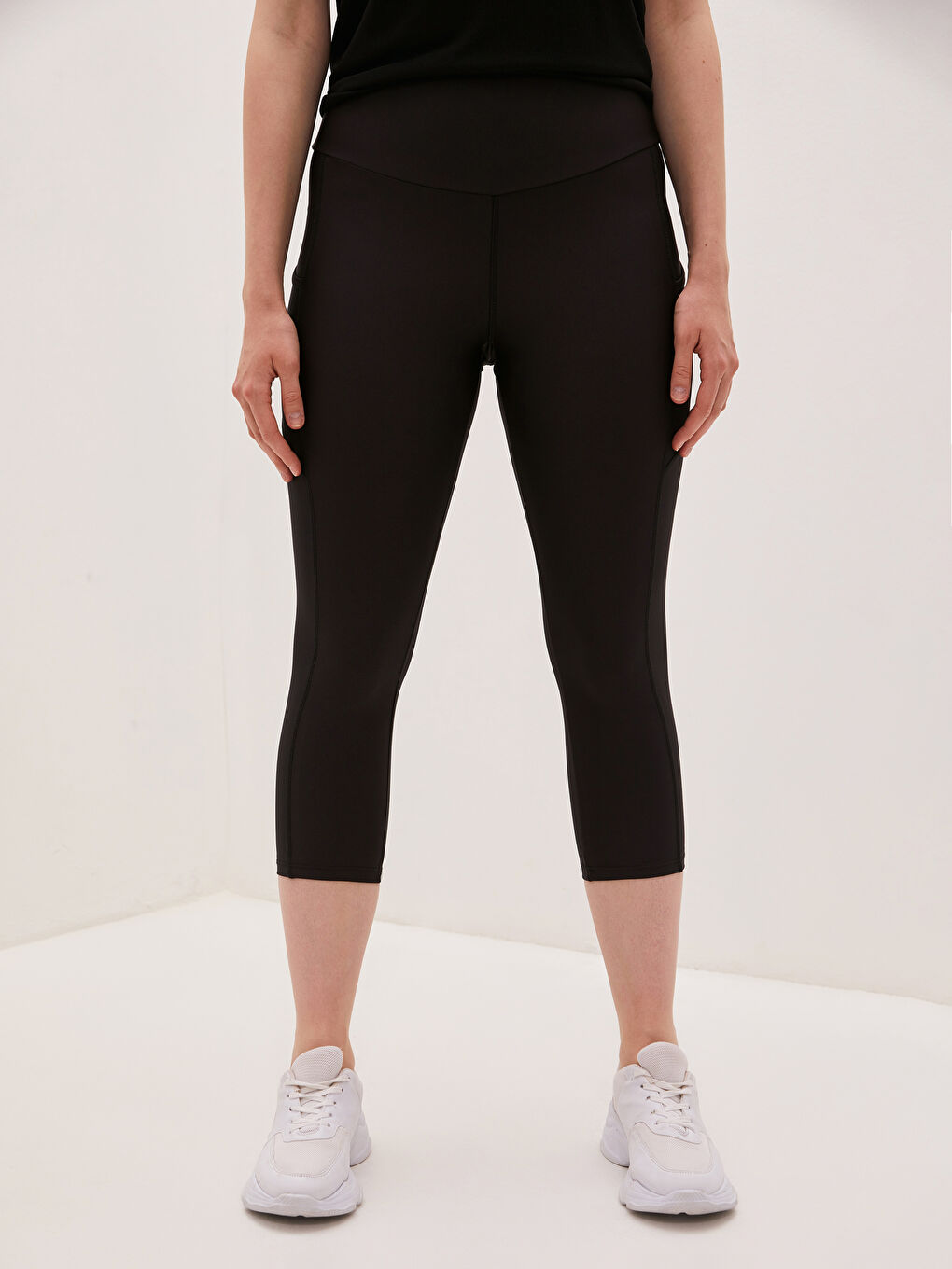 Siyah Beli Lastikli Cep Detaylı Kadın Spor Tayt-4