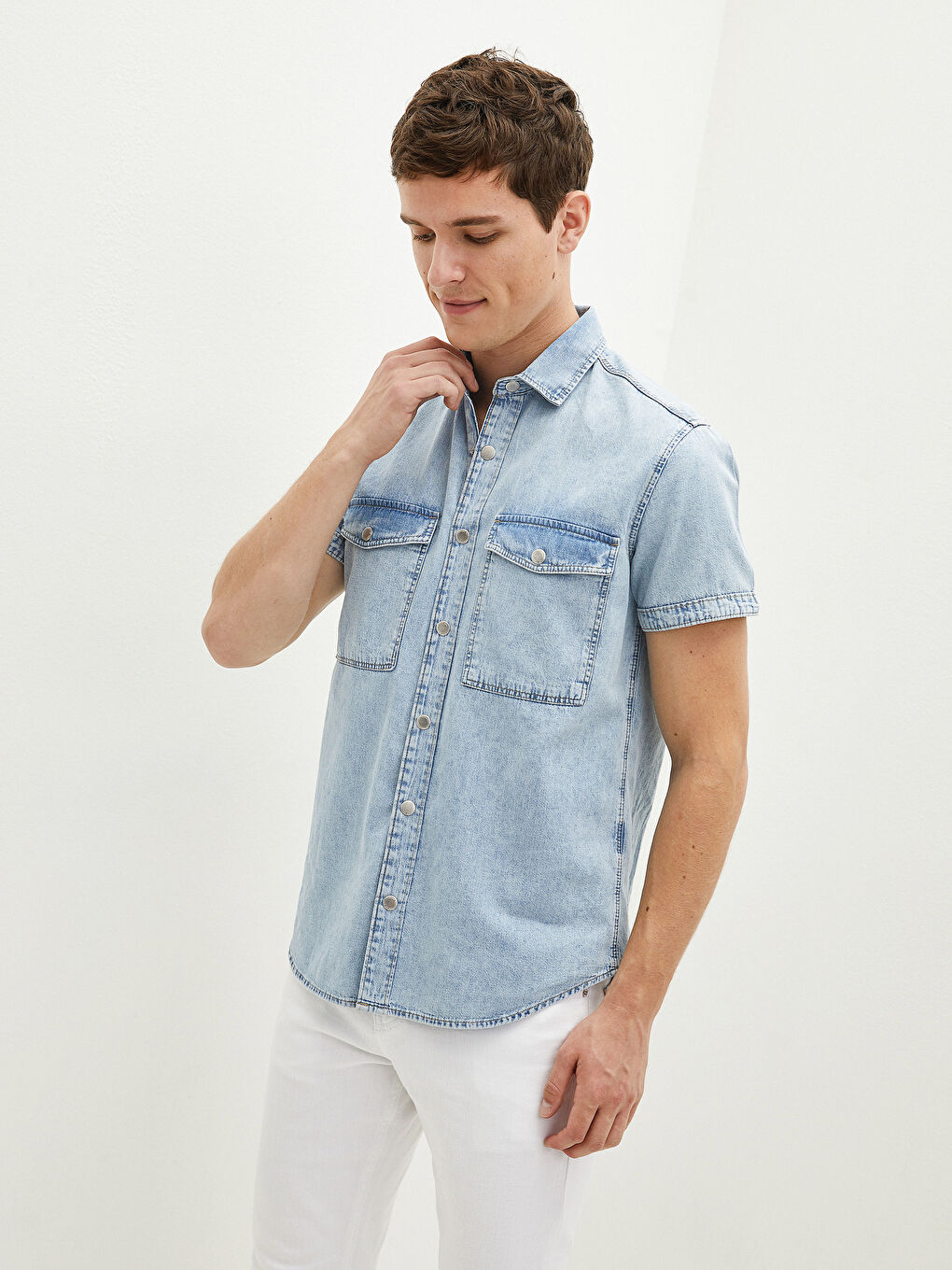 Regular Fit Short Sleeve Men's Denim Shirt-2