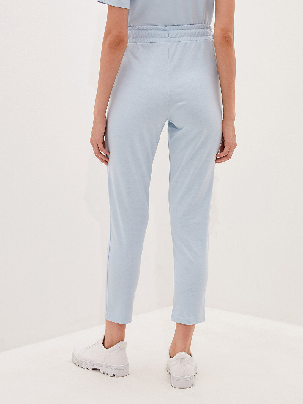 بنطلون رياضي بوسط مطاطي عادي بتفاصيل جيوب للسيدات-5