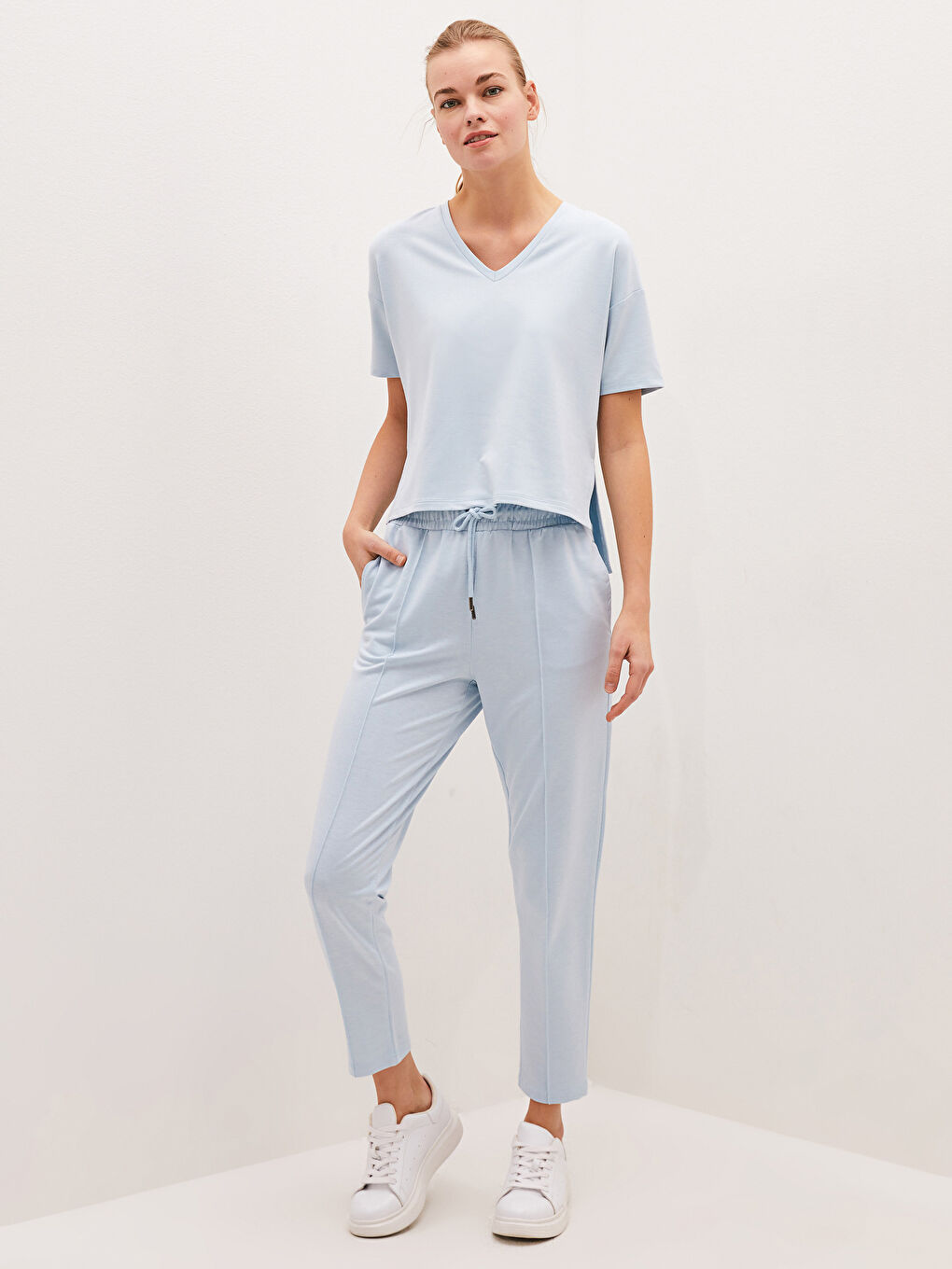 بنطلون رياضي بوسط مطاطي عادي بتفاصيل جيوب للسيدات-6