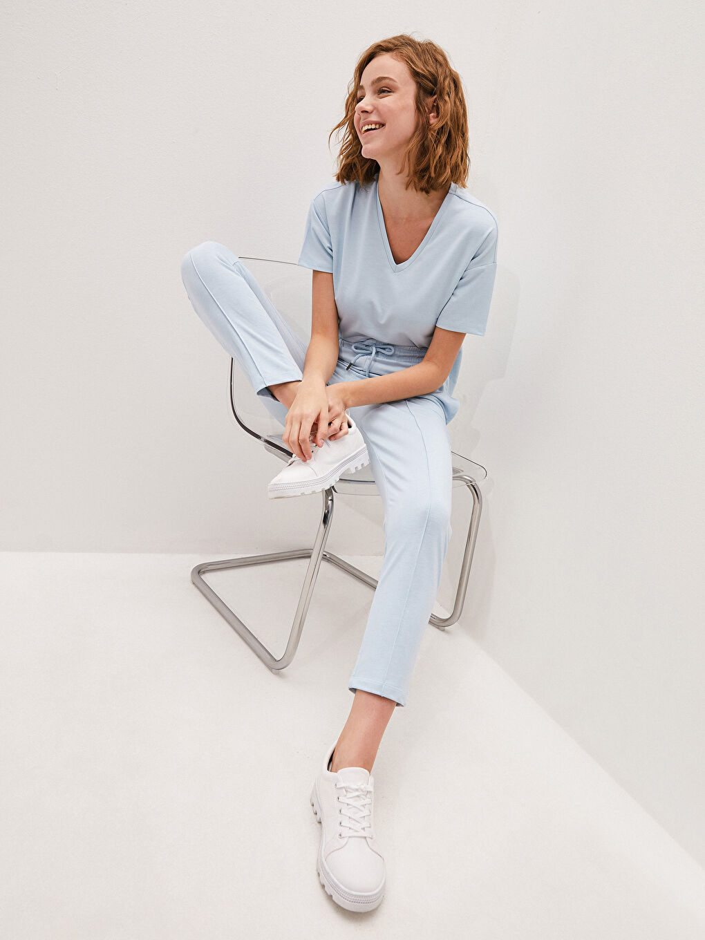 بنطلون رياضي بوسط مطاطي عادي بتفاصيل جيوب للسيدات-1