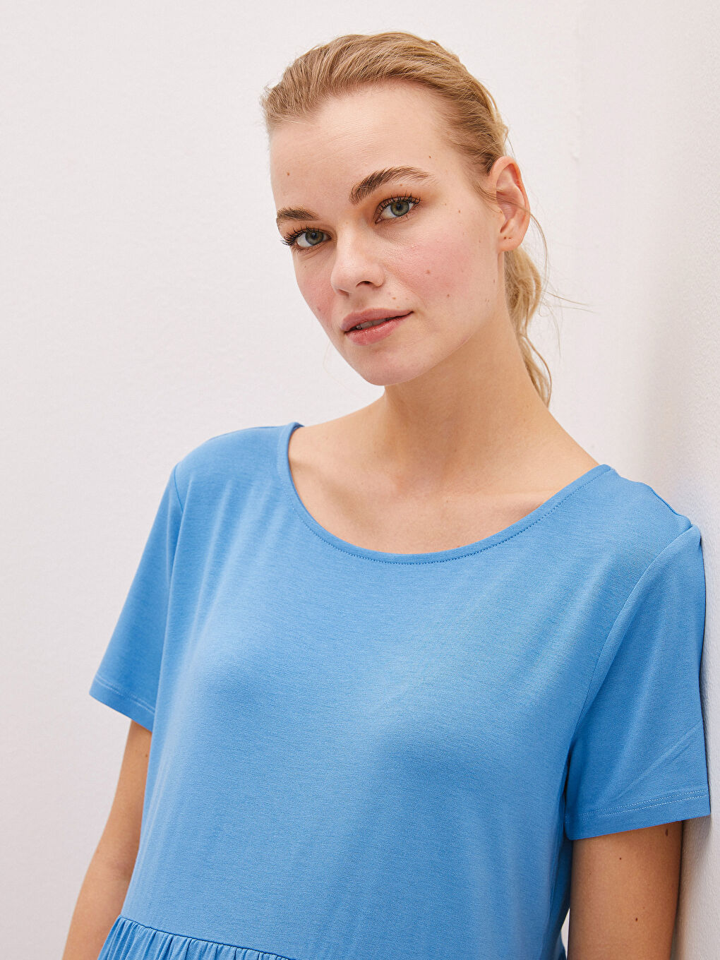 Crew Neck Back Detail Short Sleeve Viscose Maternity T-Shirt-2