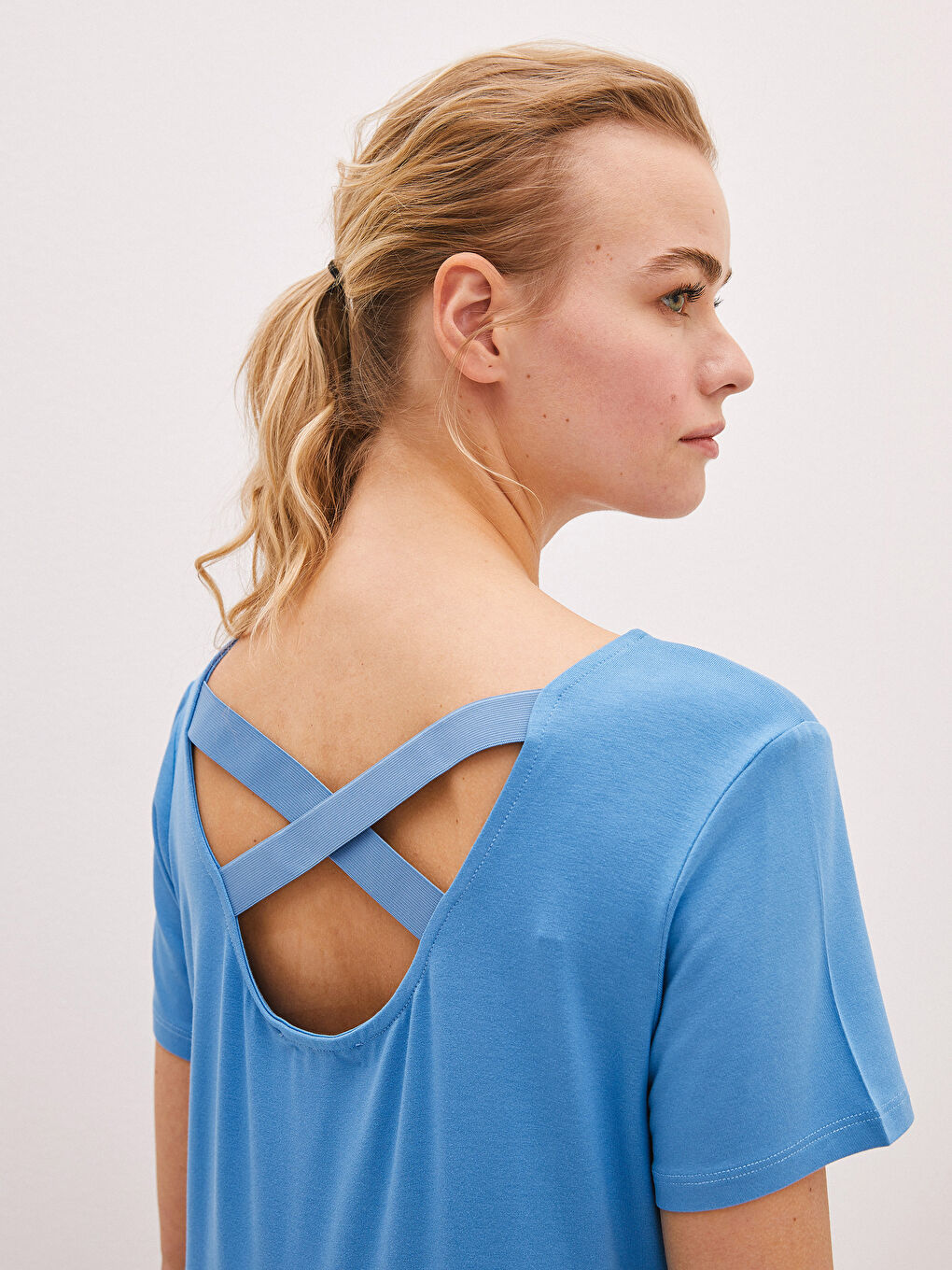 Crew Neck Back Detail Short Sleeve Viscose Maternity T-Shirt-3