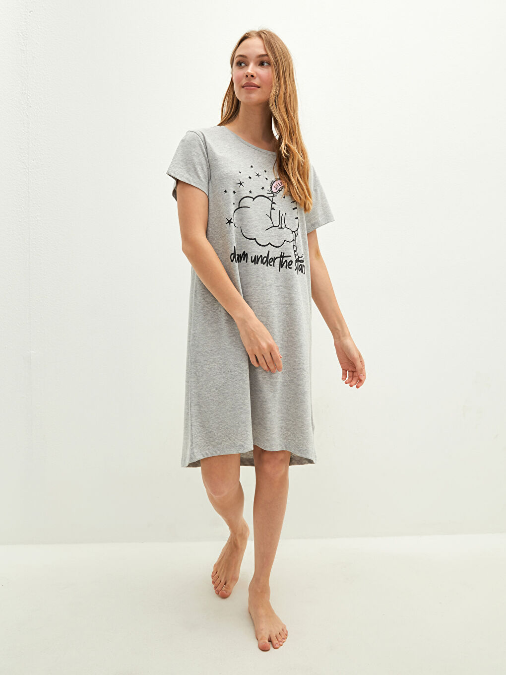 Gri Bisiklet Yaka Baskılı Kısa Kollu Pamuklu Kadın Gecelik