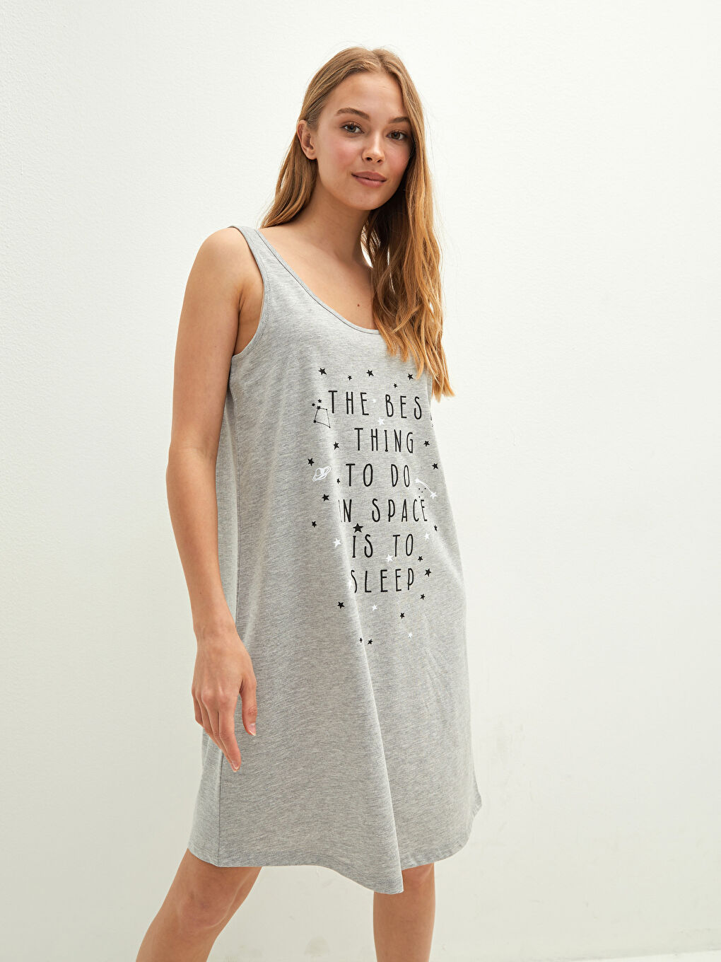 Gri U Yaka Askılı Baskılı Kadın Gecelik
