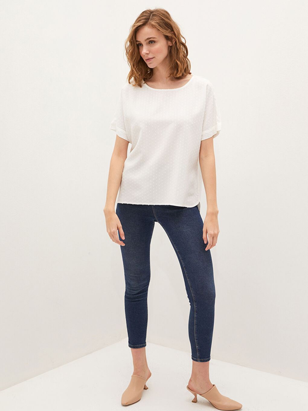 Ekru Bisiklet Yaka Desenli Kısa Kollu Viskon Kadın Bluz-2