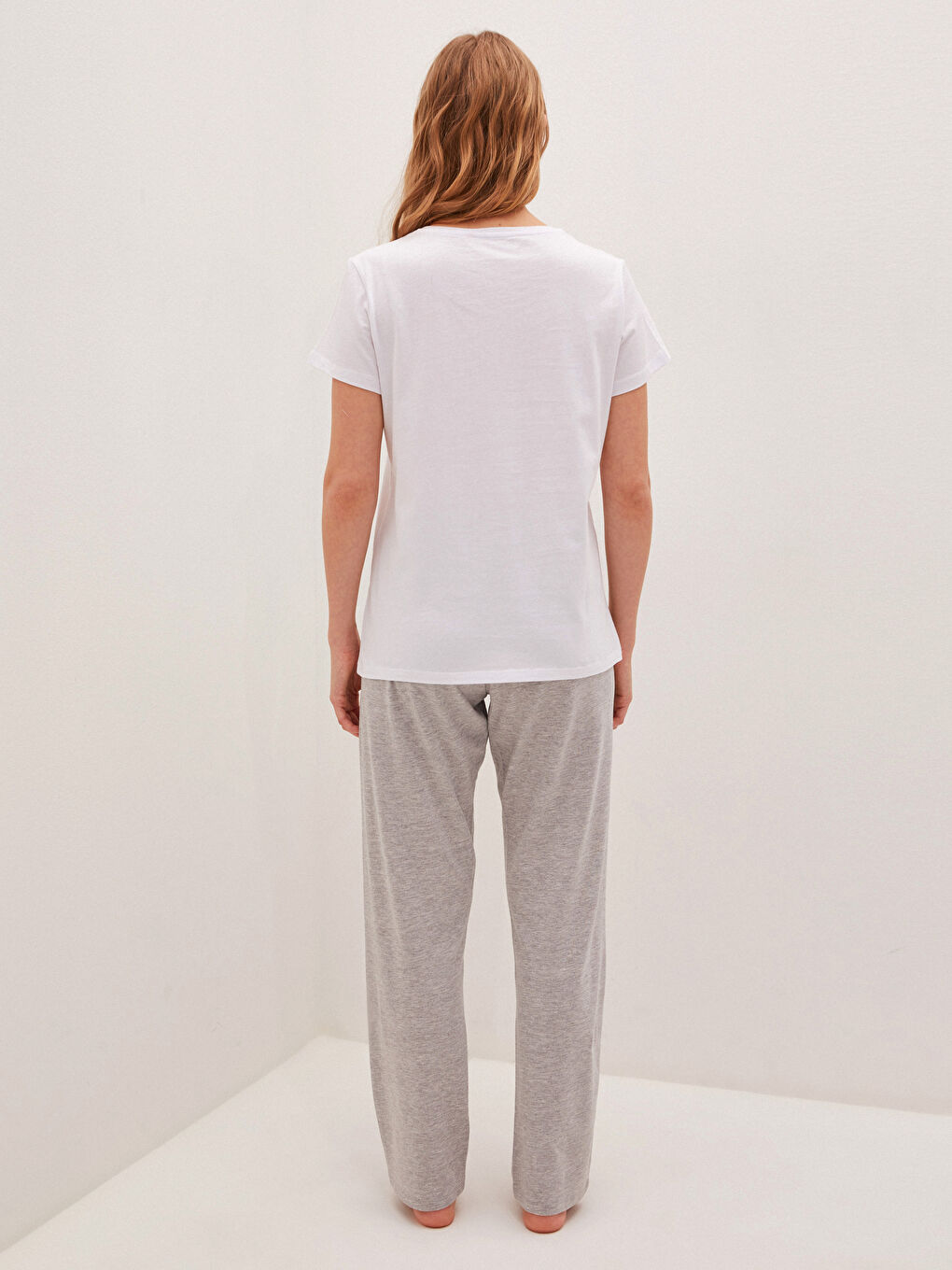 Beyaz Bisiklet Yaka Baskılı Kısa Kollu Kadın Pijama Takımı-1