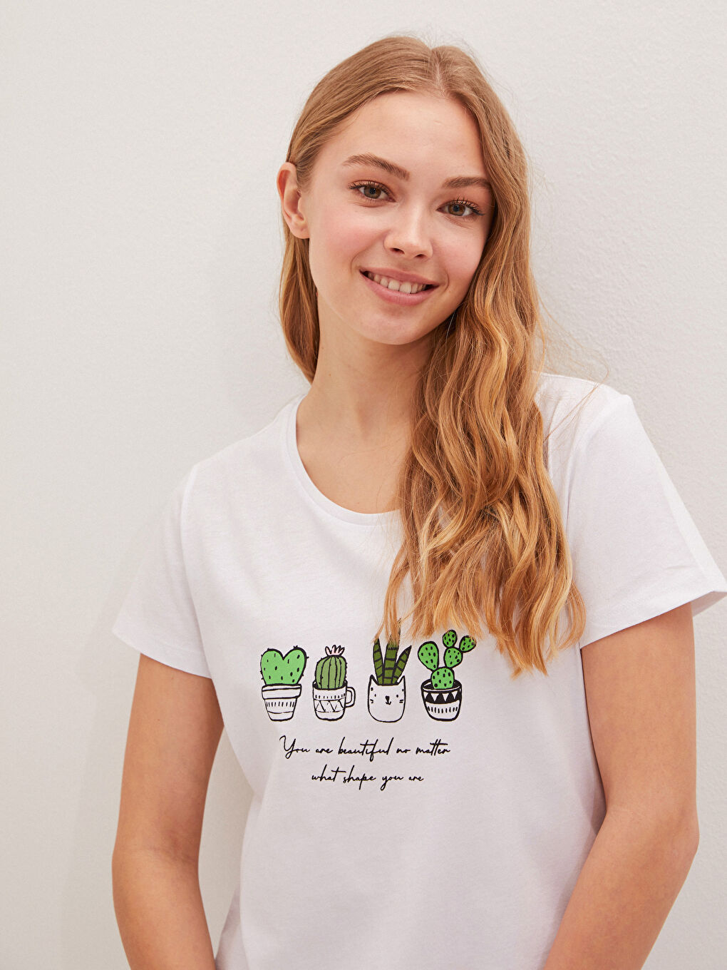 Beyaz Bisiklet Yaka Baskılı Kısa Kollu Kadın Pijama Takımı-2