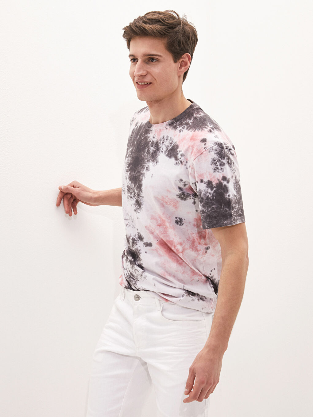 Pembe Bisiklet Yaka Kısa Kollu Desenli Penye Erkek Tişört