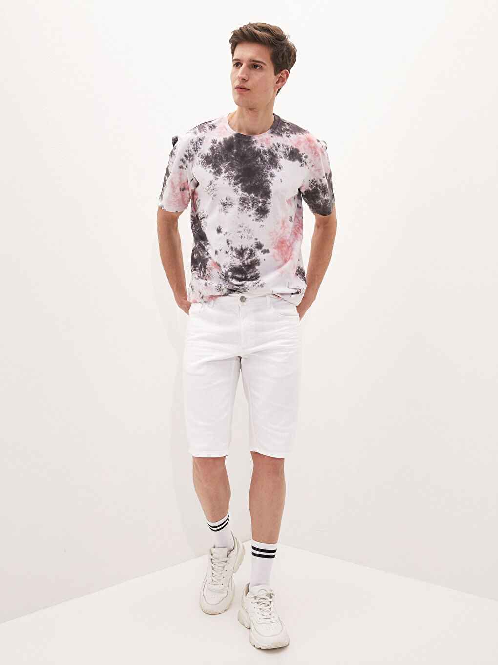 Pembe Bisiklet Yaka Kısa Kollu Desenli Penye Erkek Tişört-2