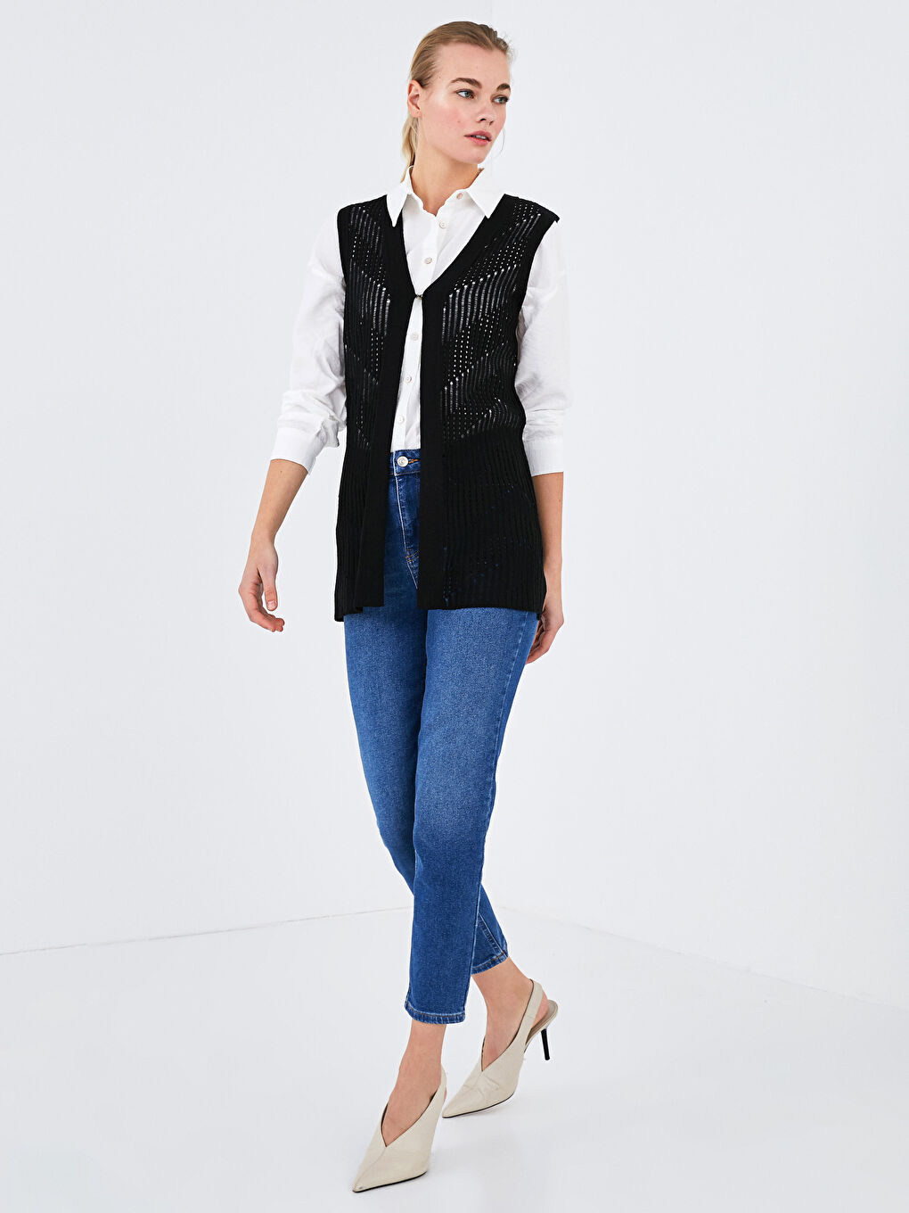 Γυναικείο Πλεκτό Γιλέκο Με Σχέδιο Και Κούμπωμα Με Γάντζο-2