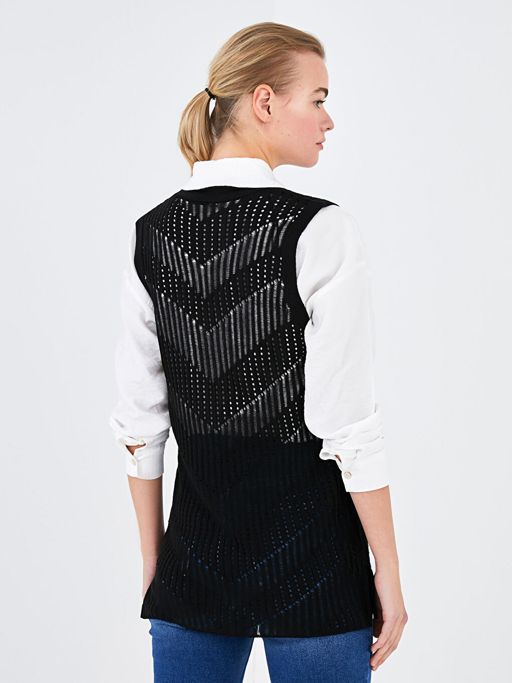 Γυναικείο Πλεκτό Γιλέκο Με Σχέδιο Και Κούμπωμα Με Γάντζο-4