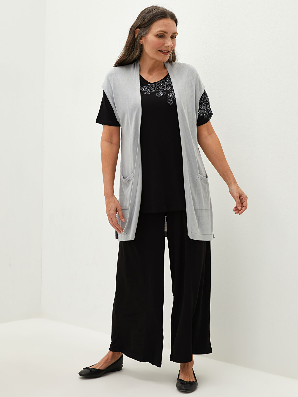 Gri Kadın Cep Detaylı Düz Kolsuz Triko Yelek-1