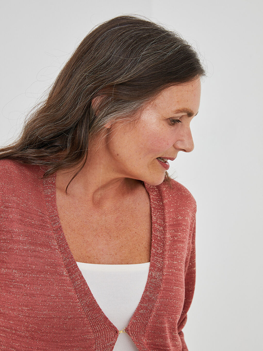 Kahverengi V Yaka Parlak Sim Detaylı Uzun Kollu Kadın Triko Hırka-1