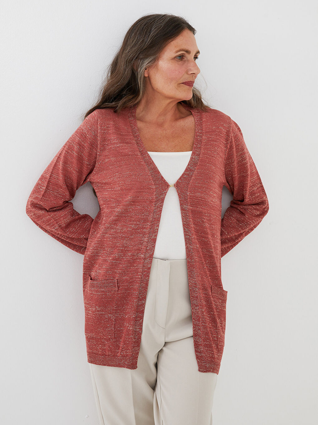 Kahverengi V Yaka Parlak Sim Detaylı Uzun Kollu Kadın Triko Hırka-4