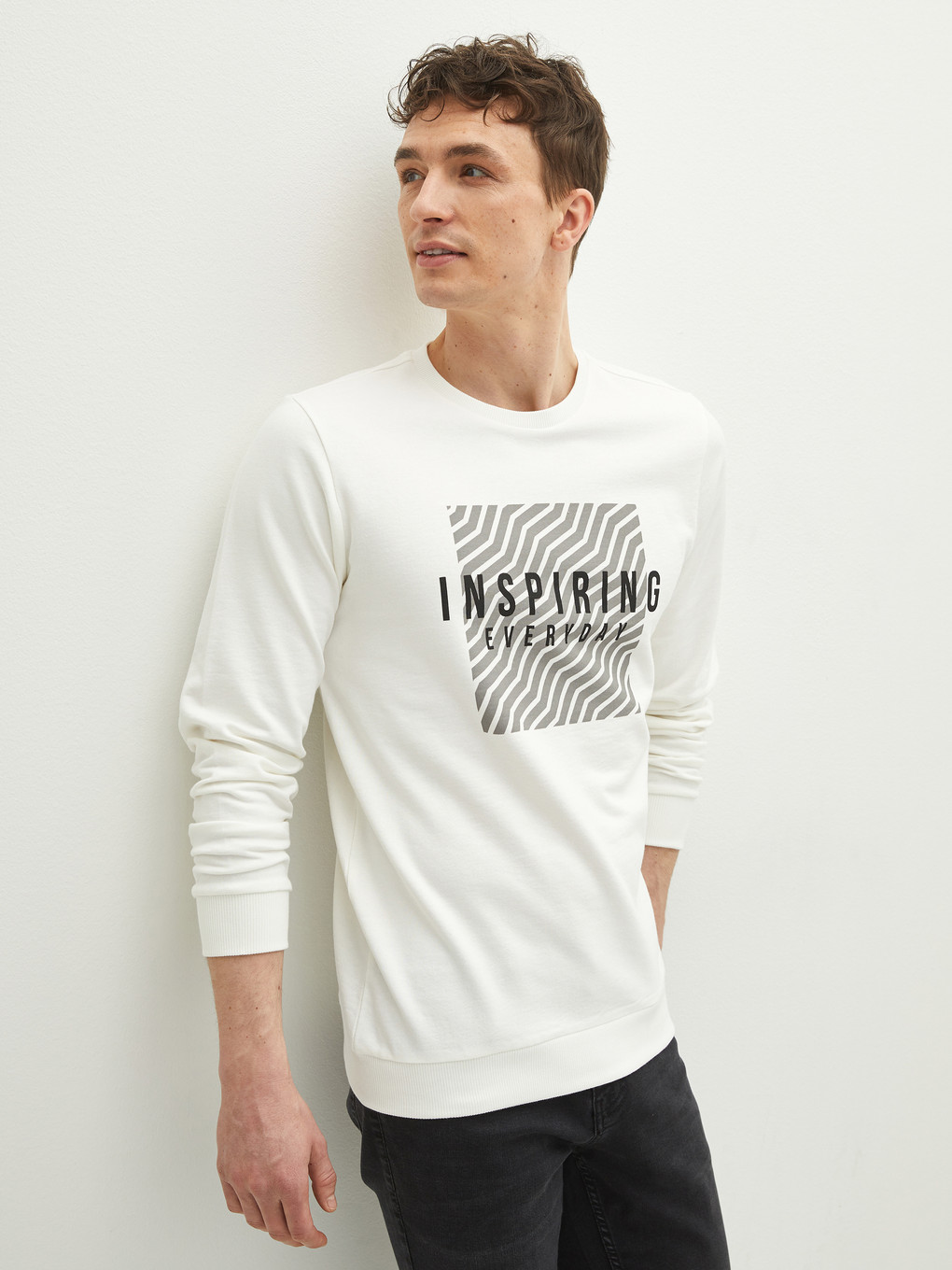 Ekru Bisiklet Yaka Uzun Kollu Baskılı Kalın Erkek Sweatshirt