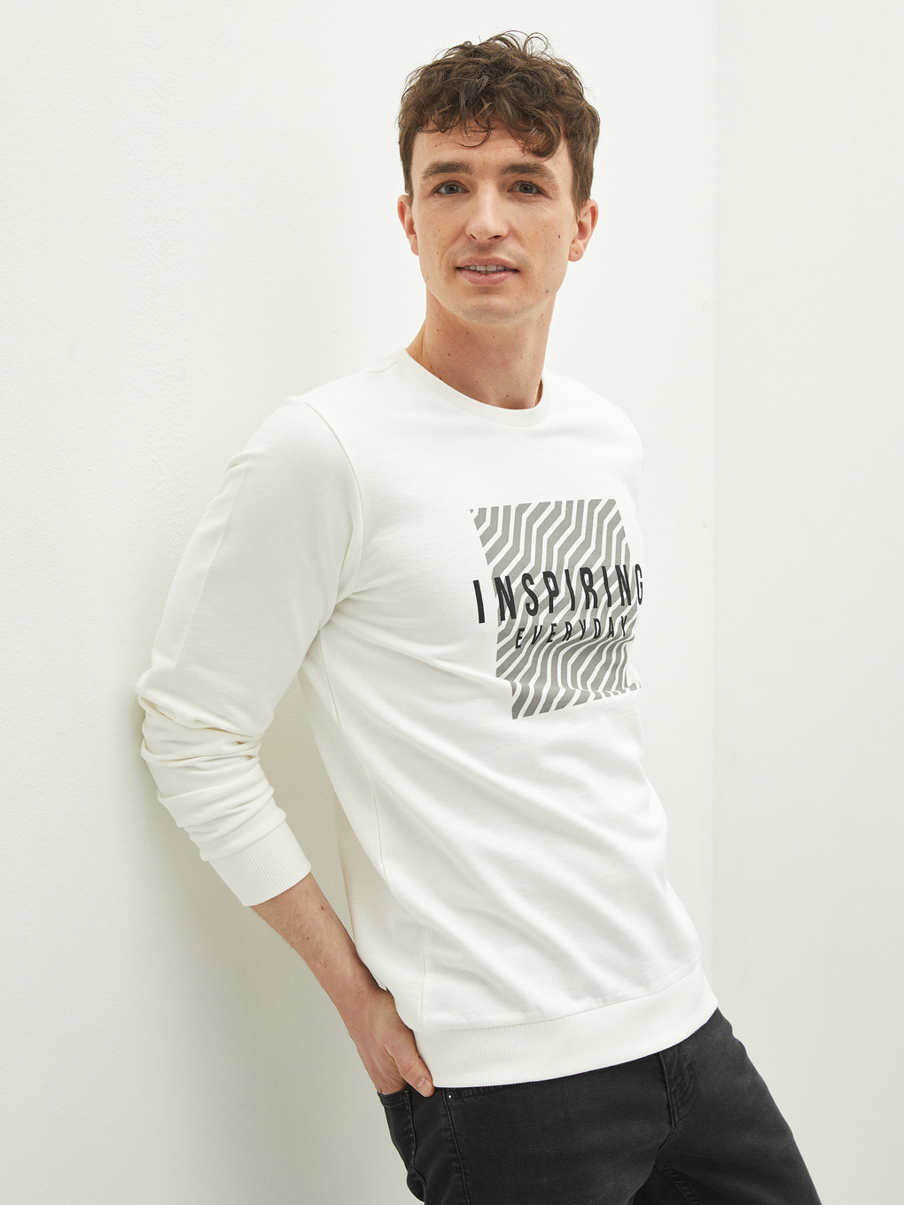Ekru Bisiklet Yaka Uzun Kollu Baskılı Kalın Erkek Sweatshirt-1