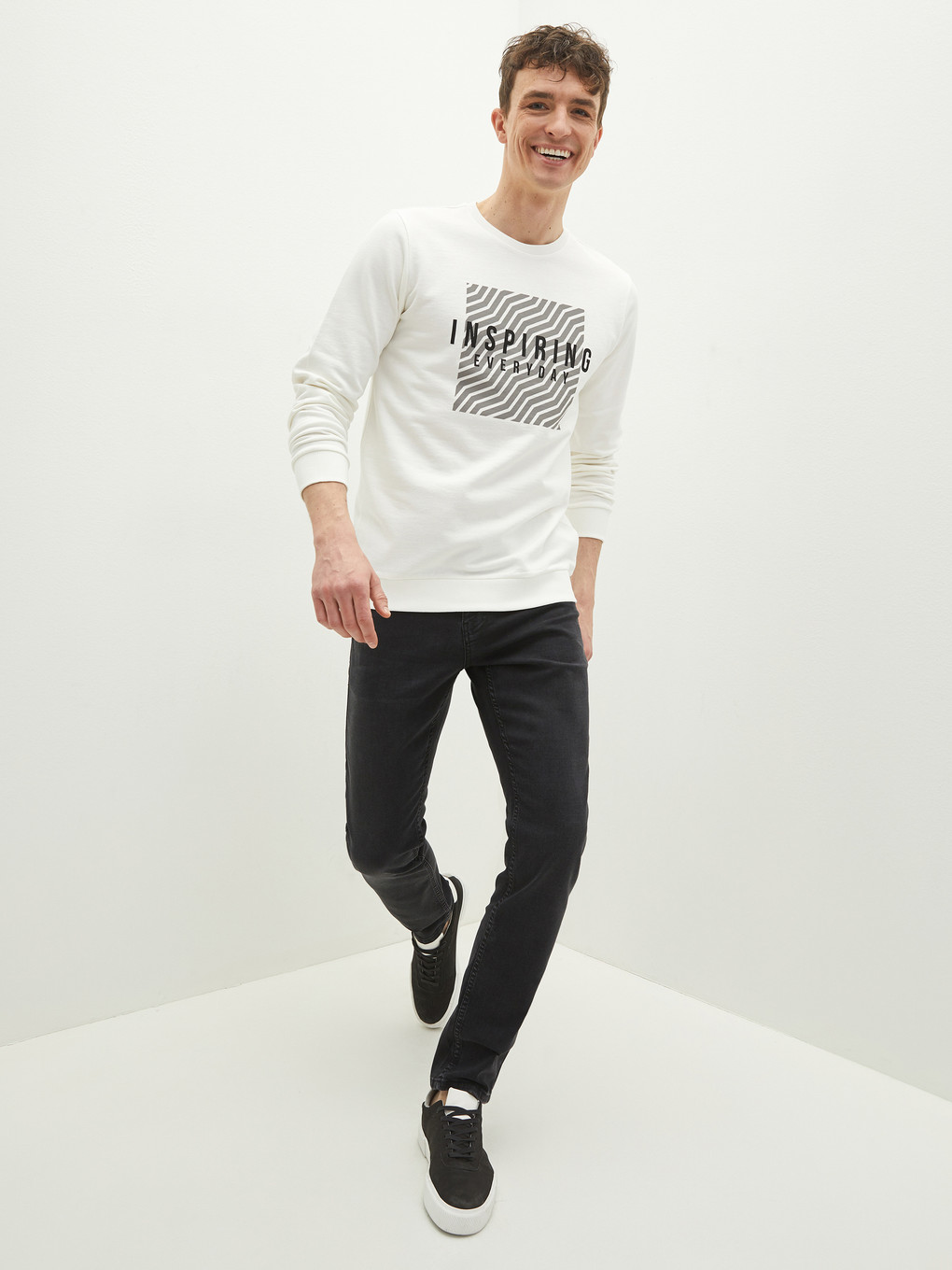 Ekru Bisiklet Yaka Uzun Kollu Baskılı Kalın Erkek Sweatshirt-2