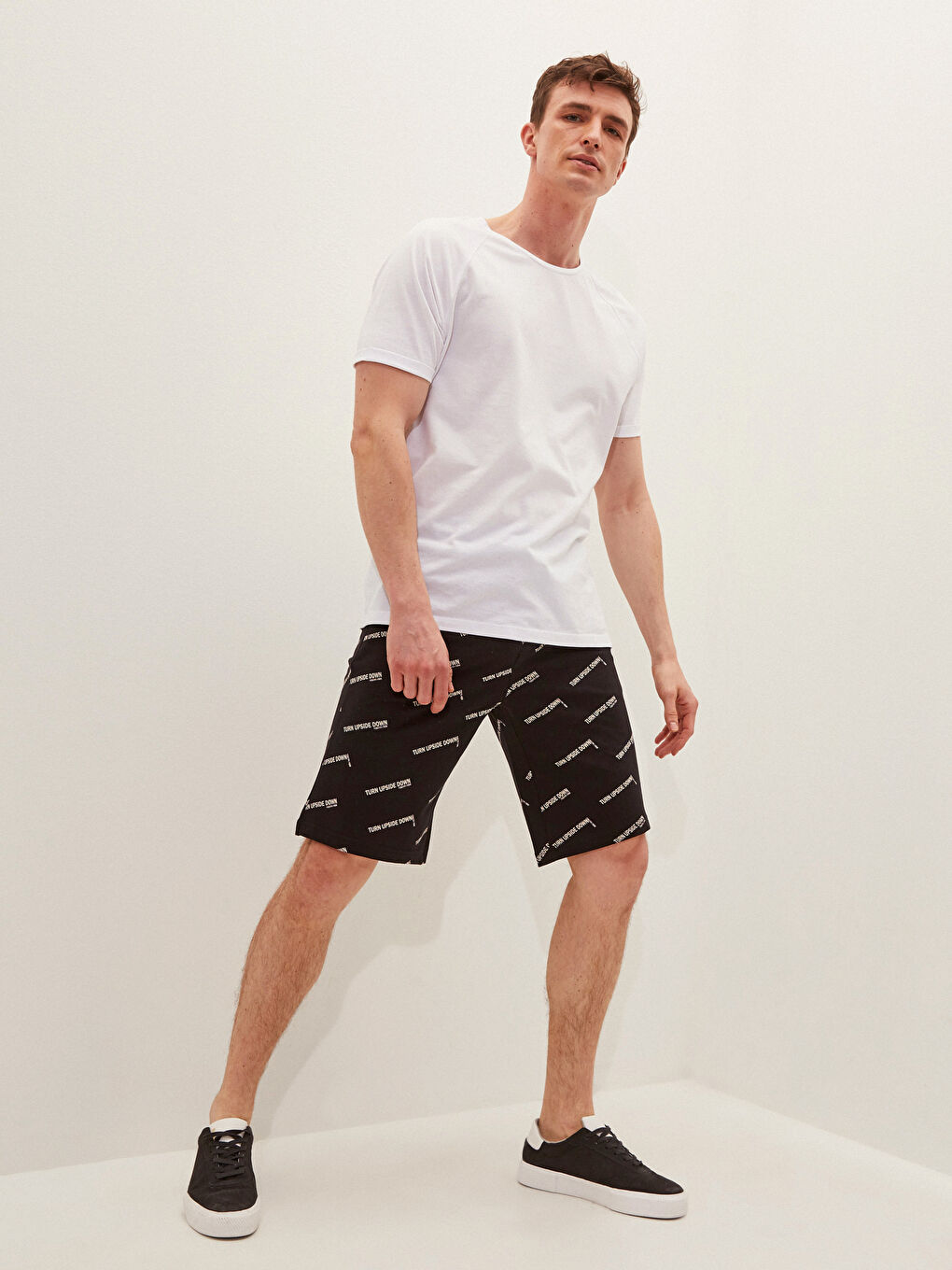 شورت رجالي بنقشة بقصة رفيعة-2