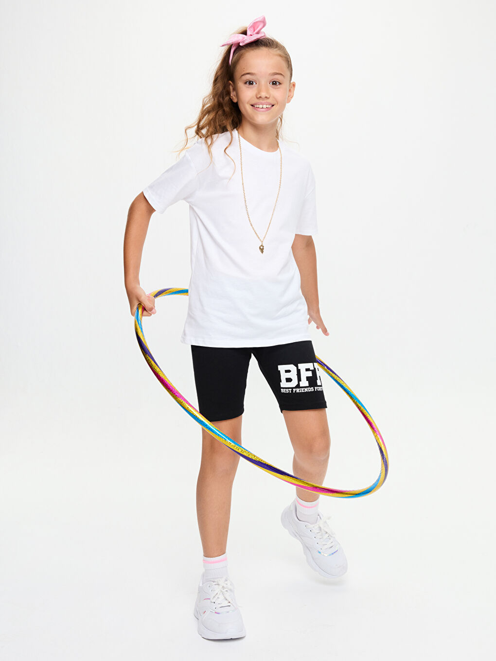 LCW Kids Тениска с кръгло деколте, отпечатка, къс ръкав за момичета и колие -S1HK12Z4-R9K