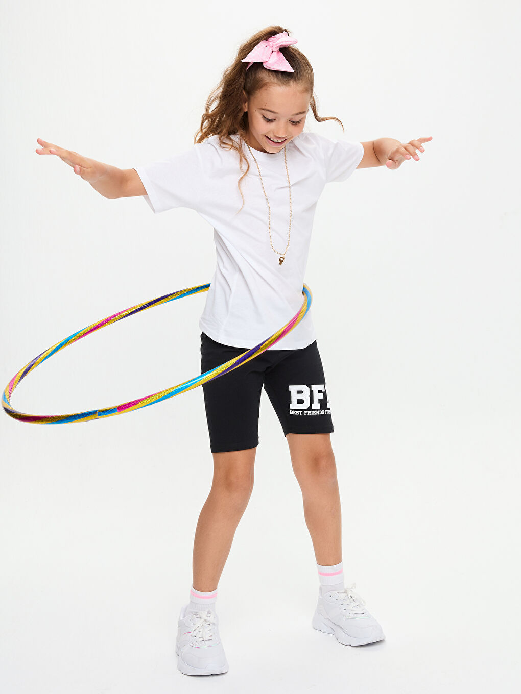 LCW Kids Тениска с кръгло деколте, отпечатка, къс ръкав за момичета и колие -S1HK12Z4-R9K