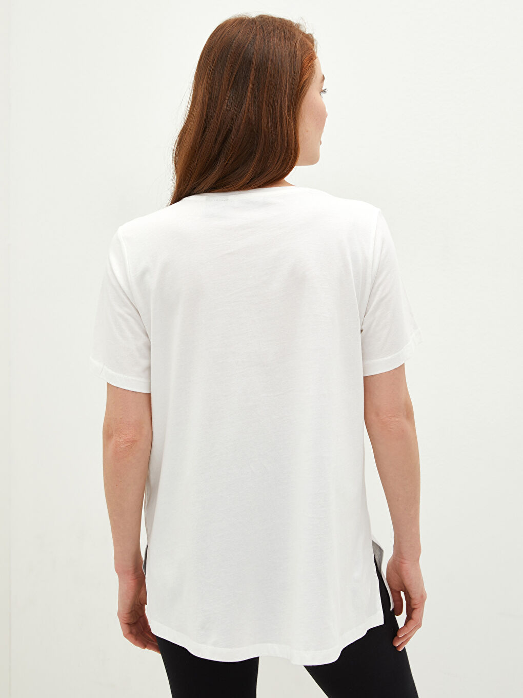 Beyaz Bisiklet Yaka Mickey Mouse Baskılı Kısa Kollu Pamuklu Hamile Tişört-3