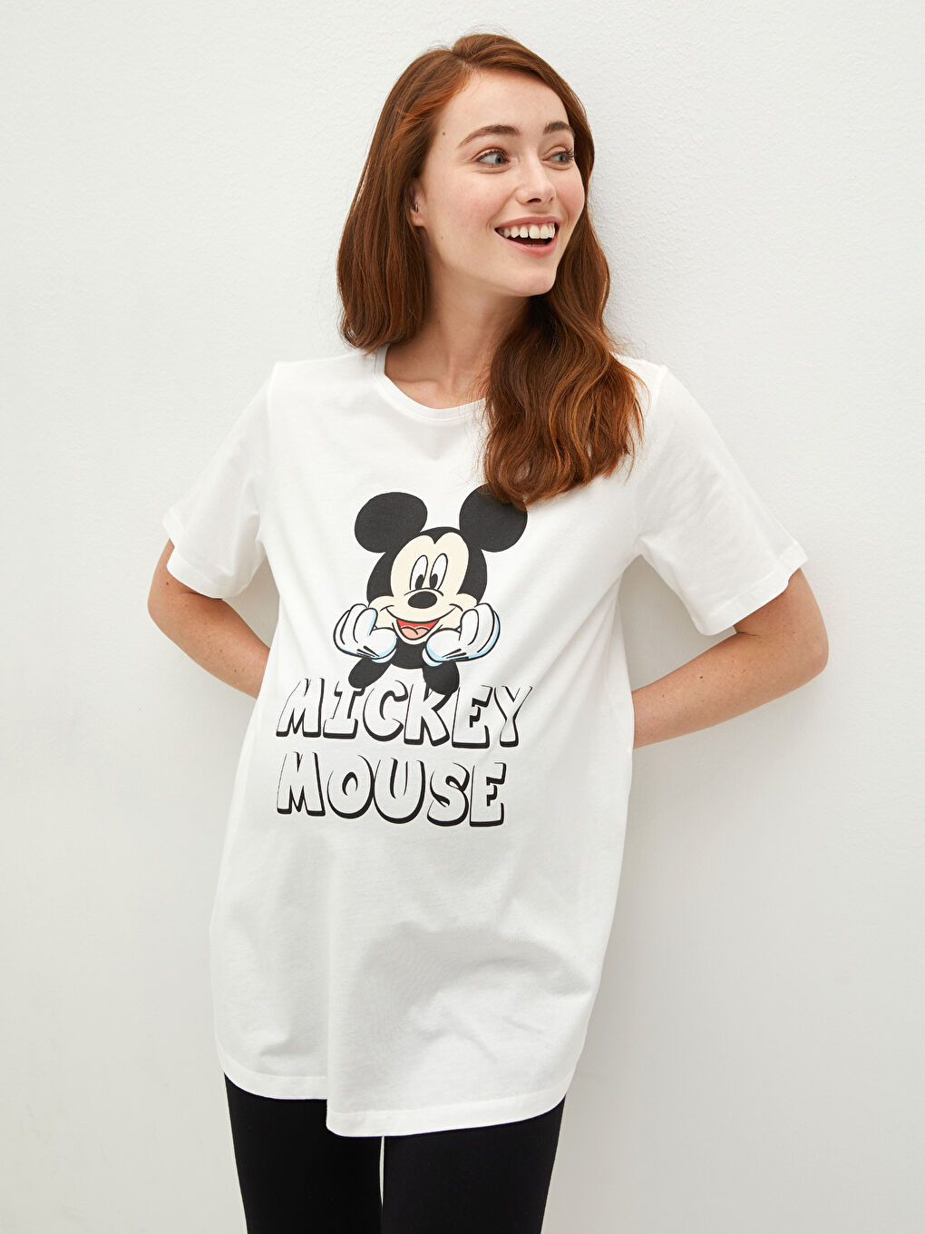 Beyaz Bisiklet Yaka Mickey Mouse Baskılı Kısa Kollu Pamuklu Hamile Tişört-4