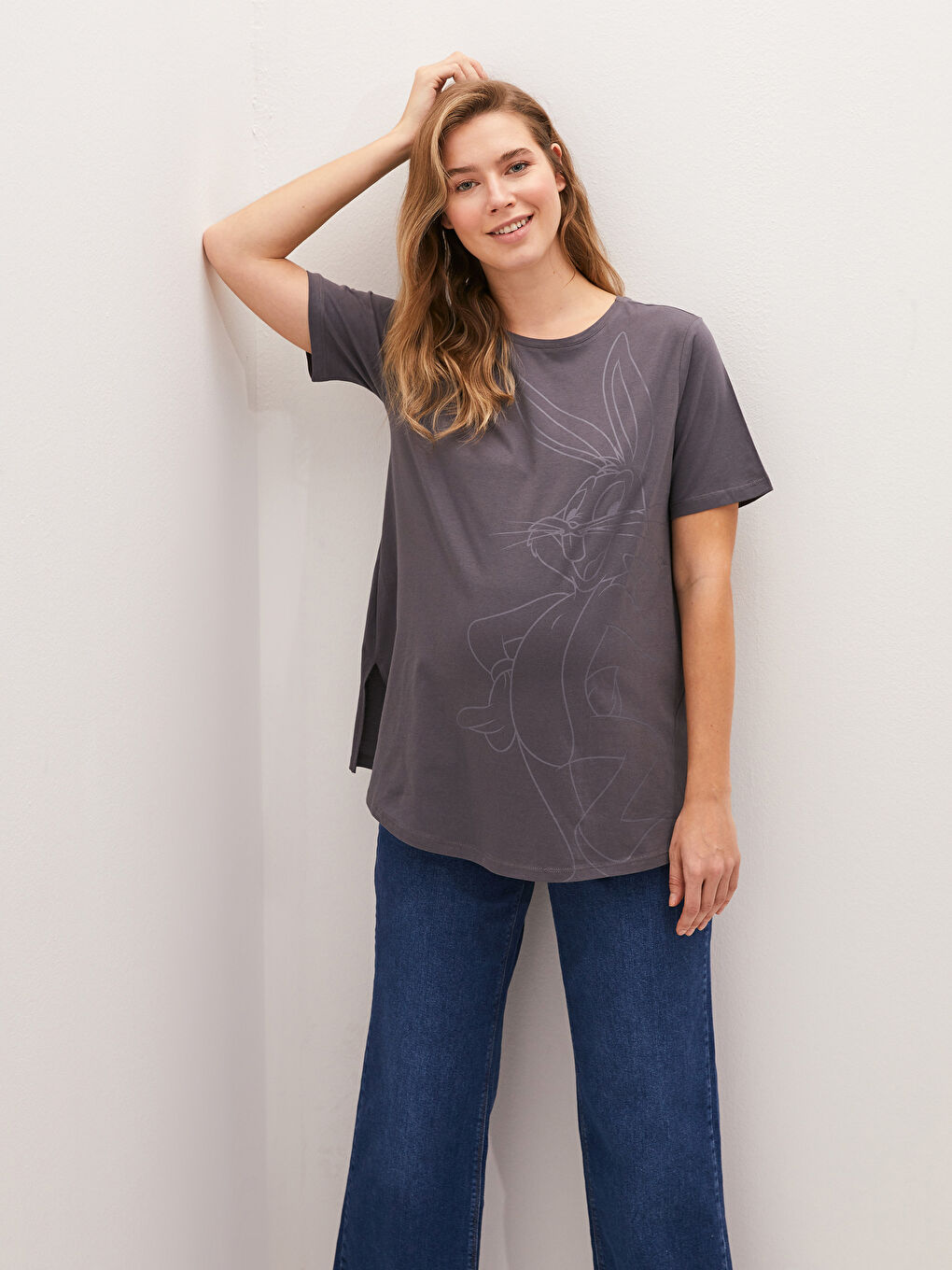 Crew Neck Bugs Bunny Printed Short Sleeve Cotton Maternity T-Shirt