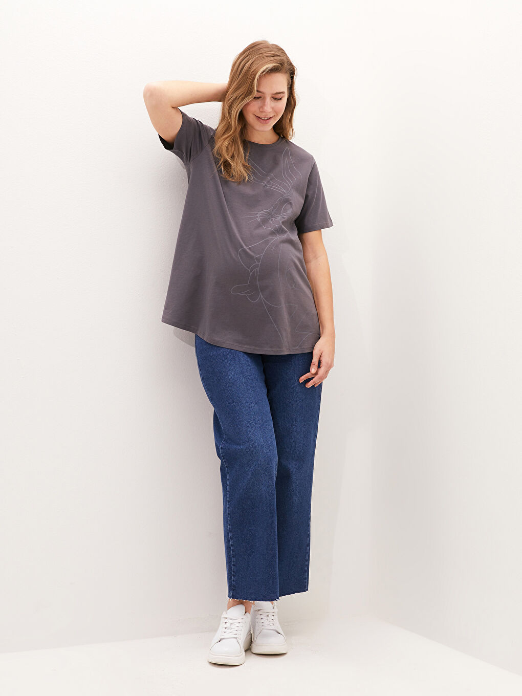 Crew Neck Bugs Bunny Printed Short Sleeve Cotton Maternity T-Shirt-2
