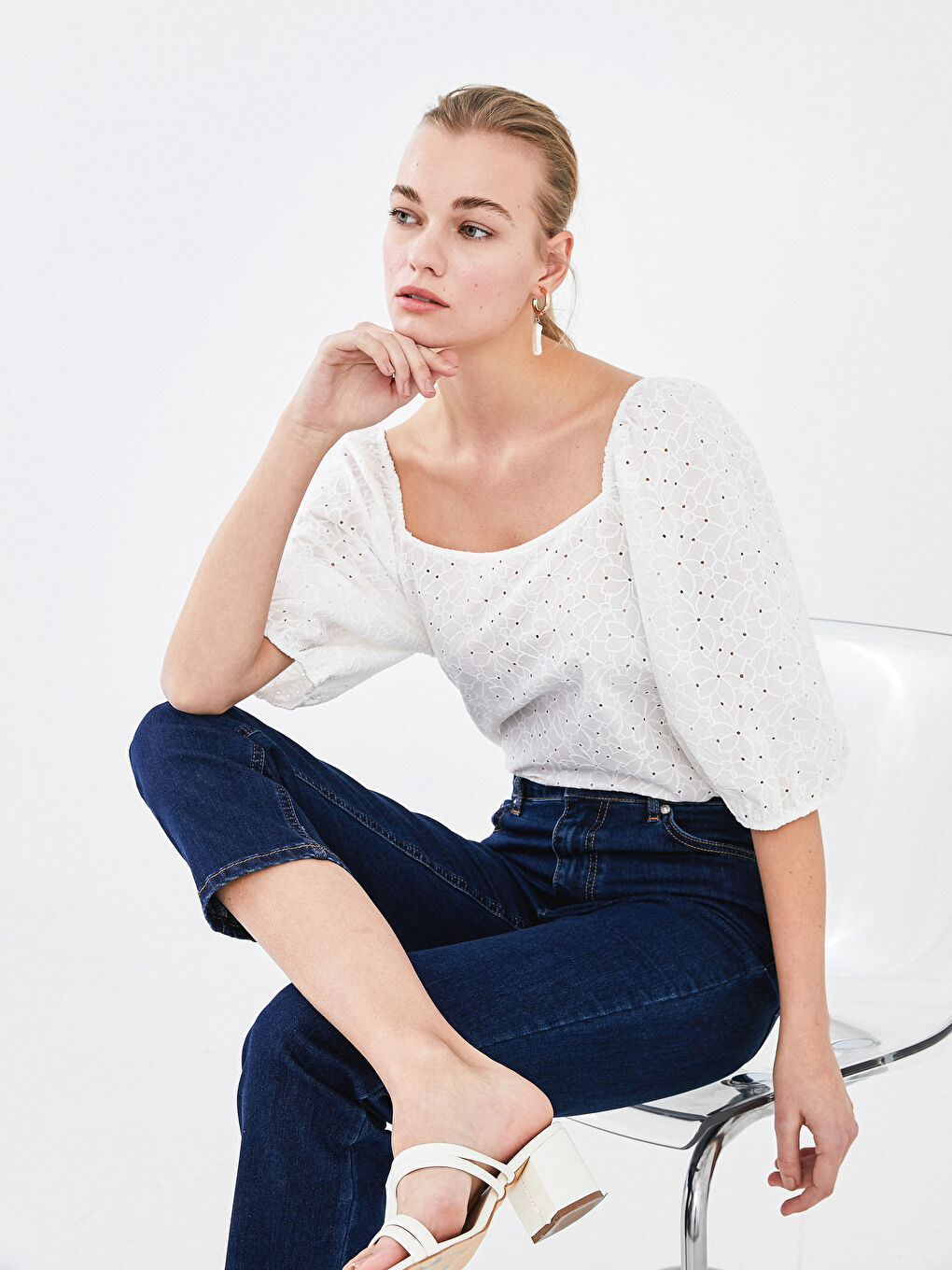 بلوزة قطن مطرزة بياقة مربعة للسيدات-6