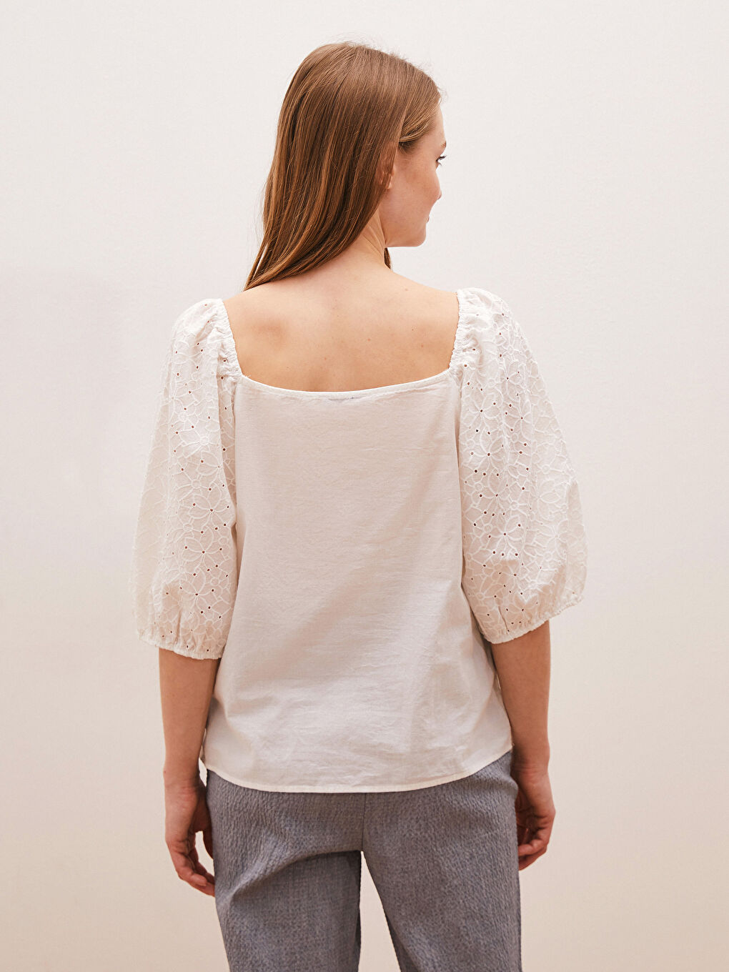 بلوزة قطن مطرزة بياقة مربعة للسيدات-5